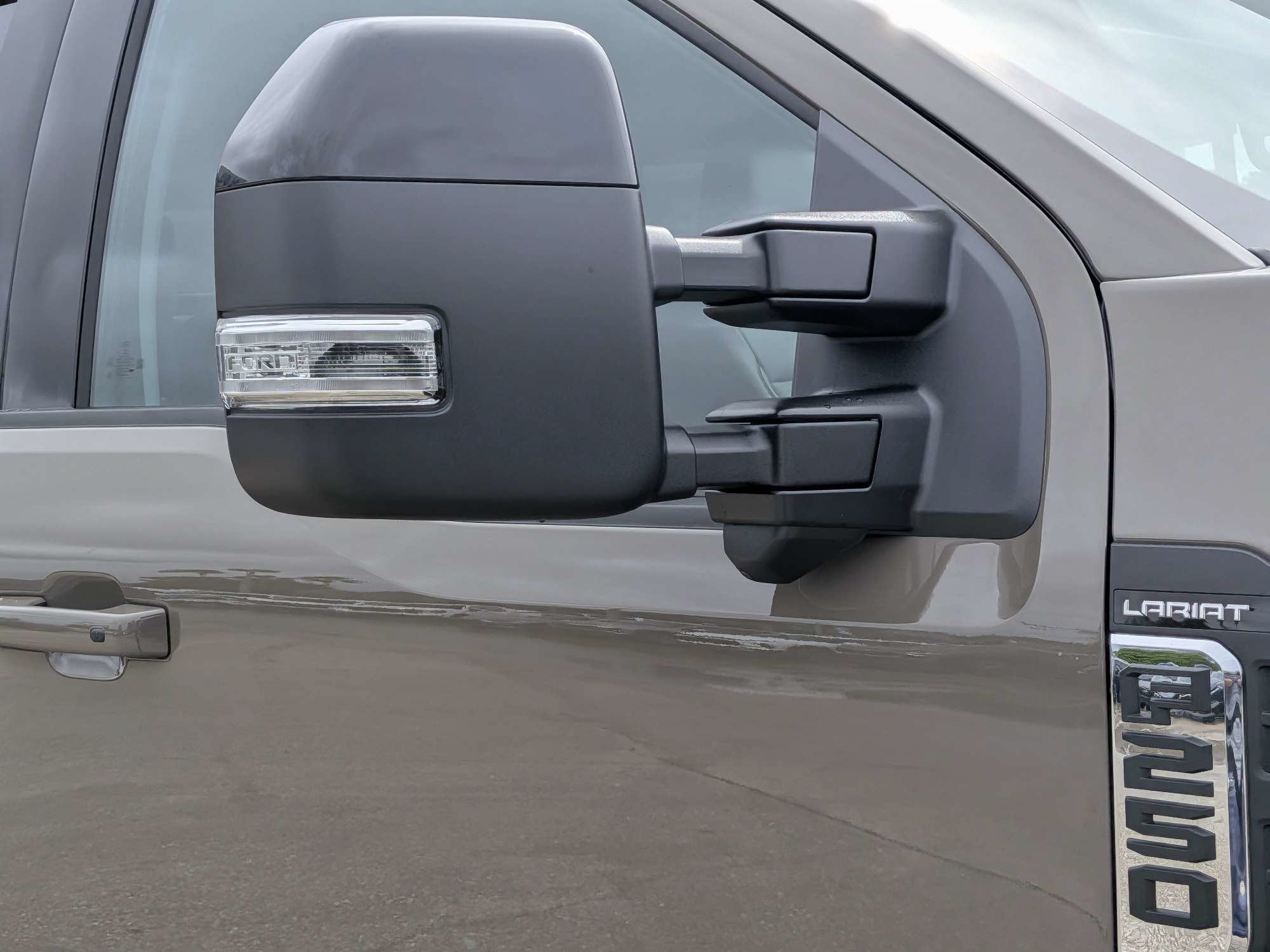 2027 Ford Super Duty F-250 SRW LARIAT