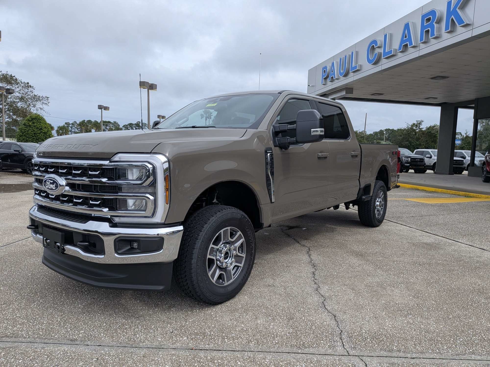 2027 Ford Super Duty F-250 SRW LARIAT