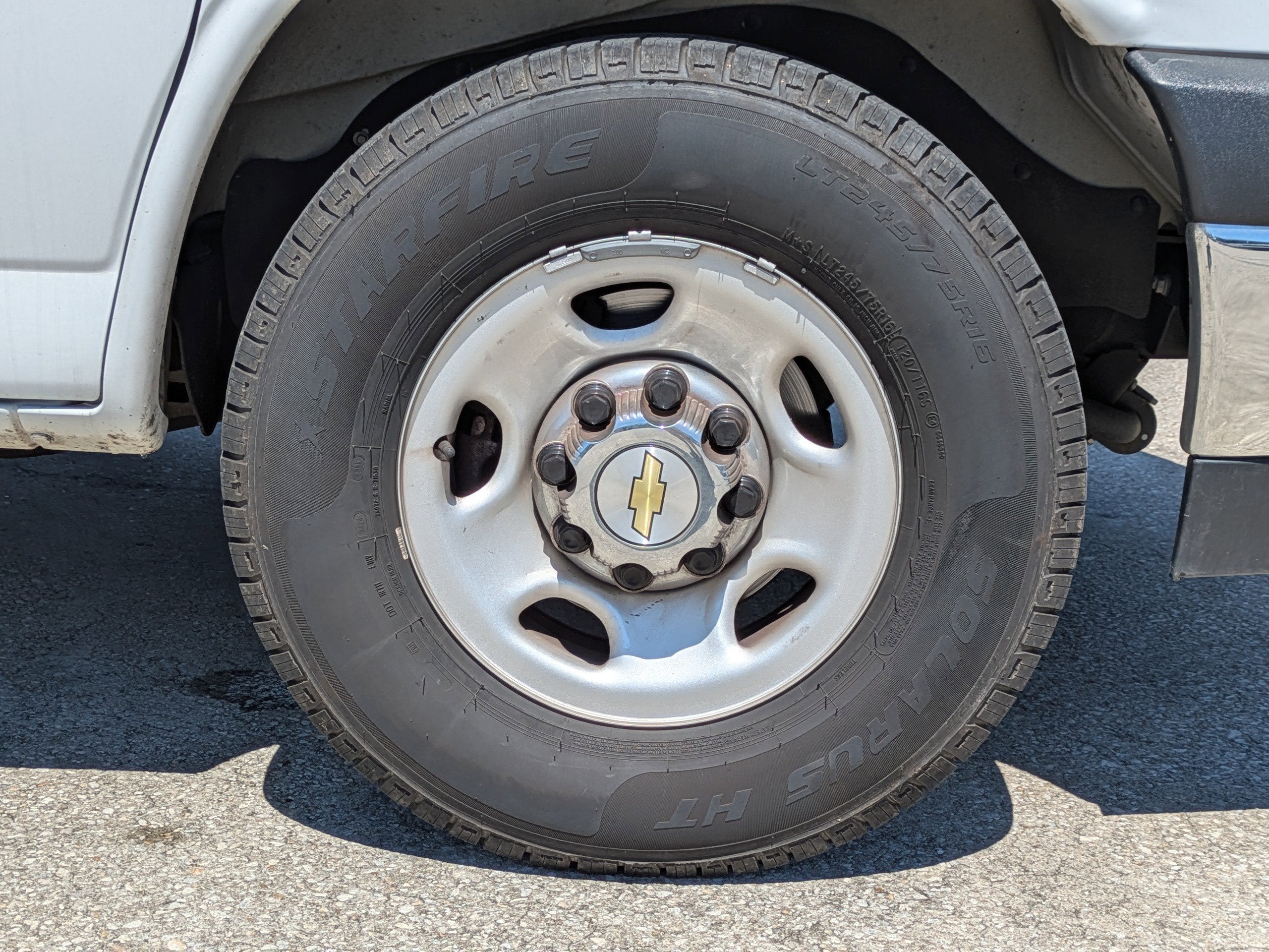 2024 Chevrolet Express Passenger LT