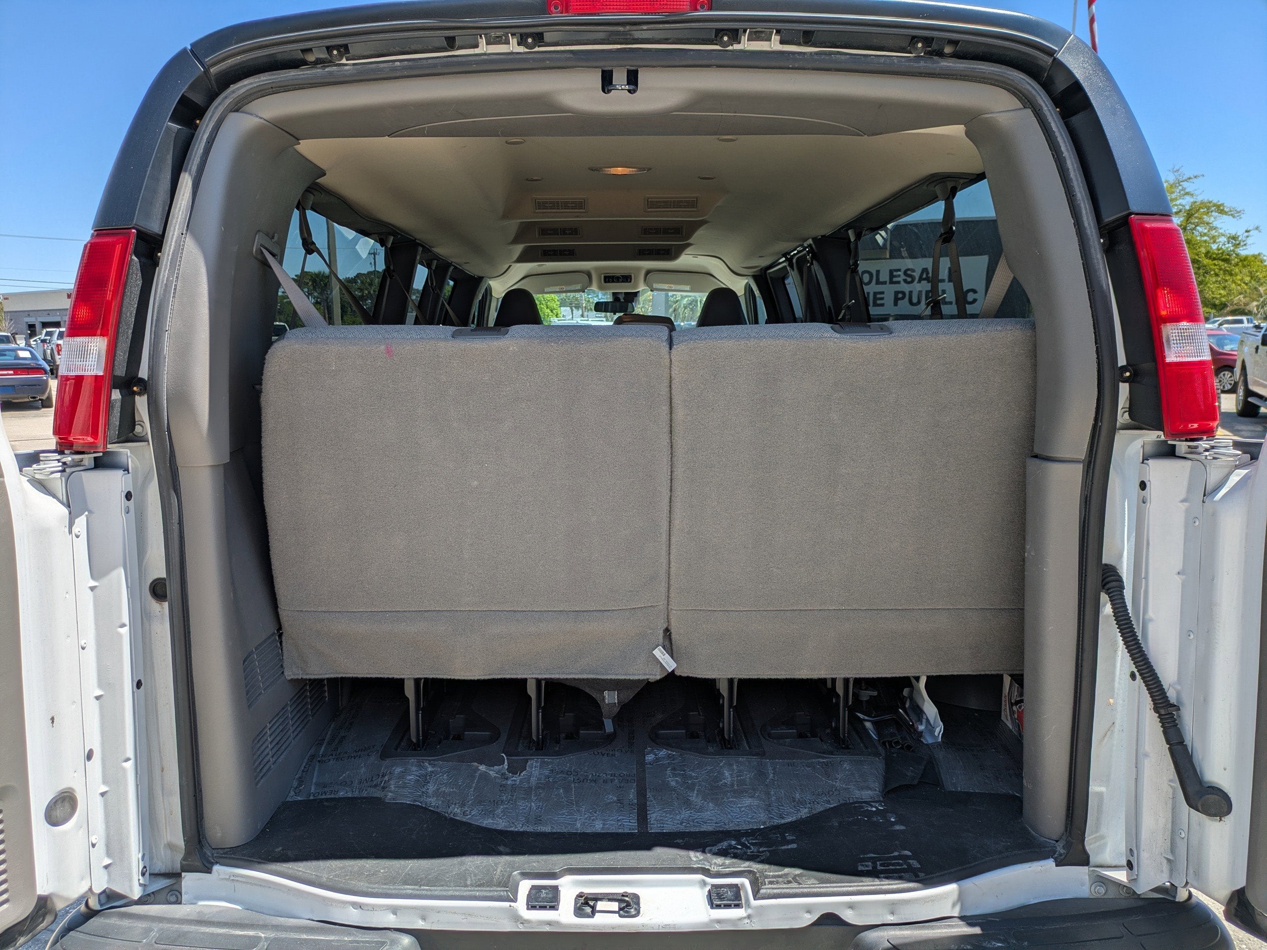 2024 Chevrolet Express Passenger LT