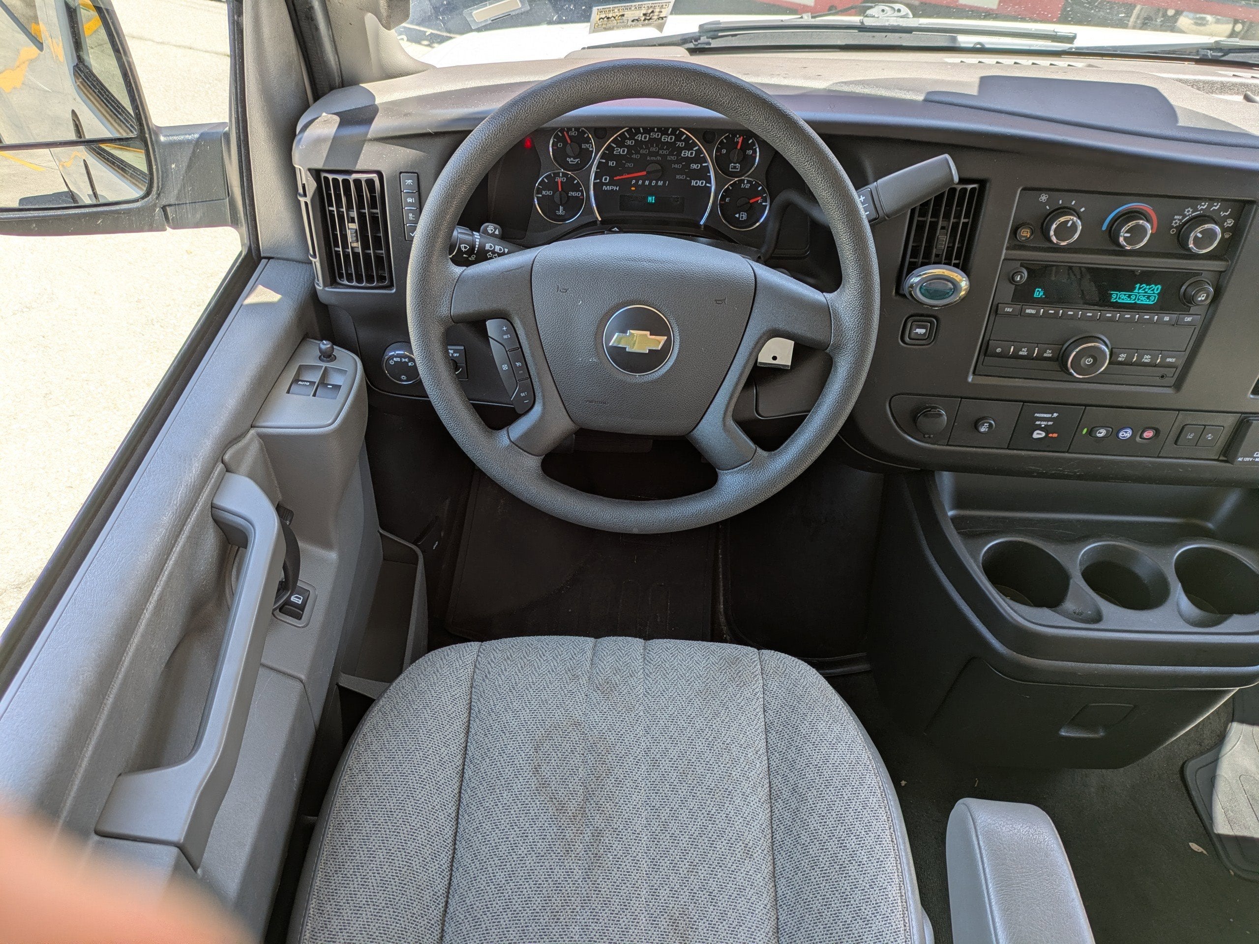 2024 Chevrolet Express Passenger LT
