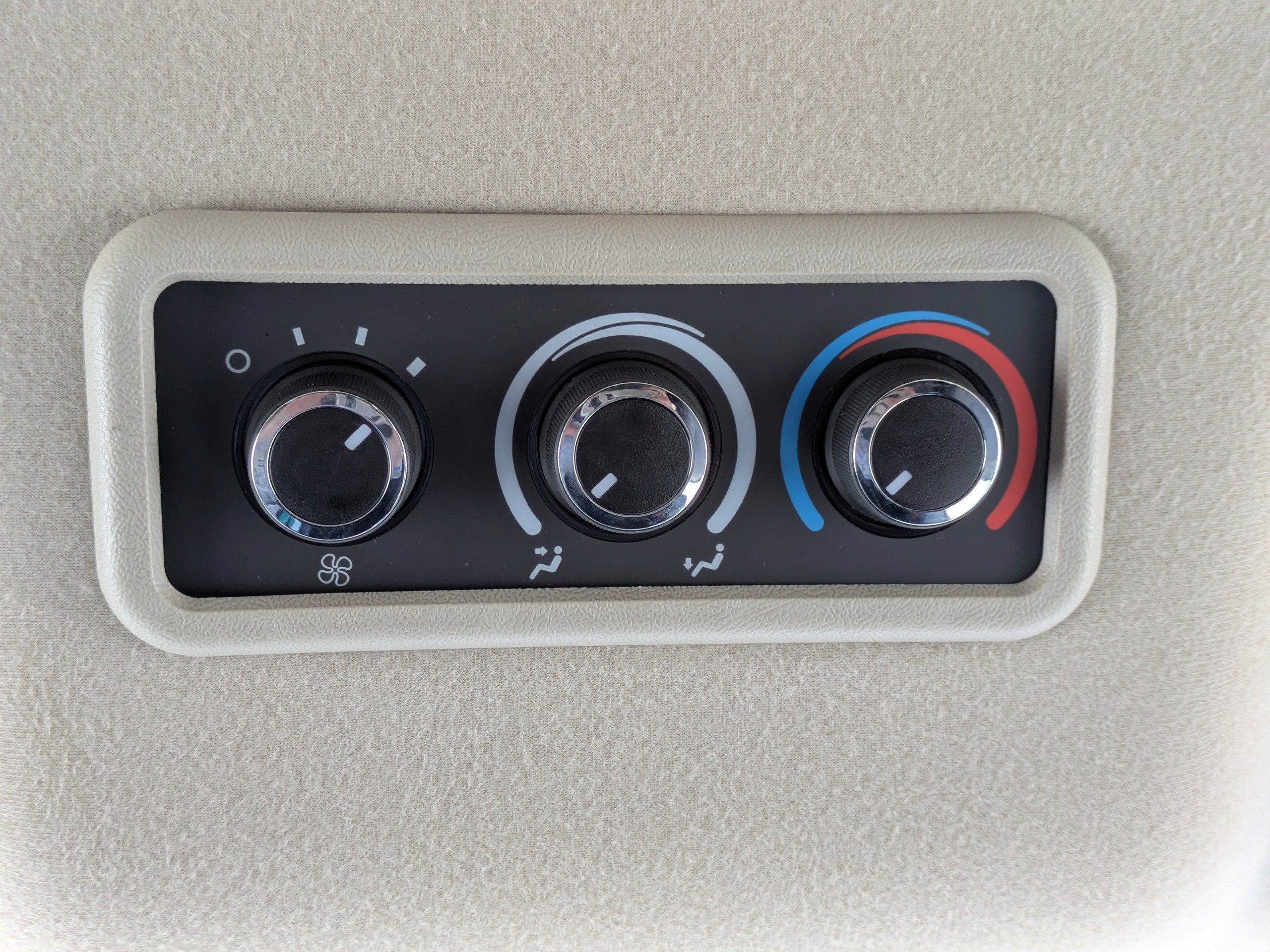 2024 Chevrolet Express Passenger LT