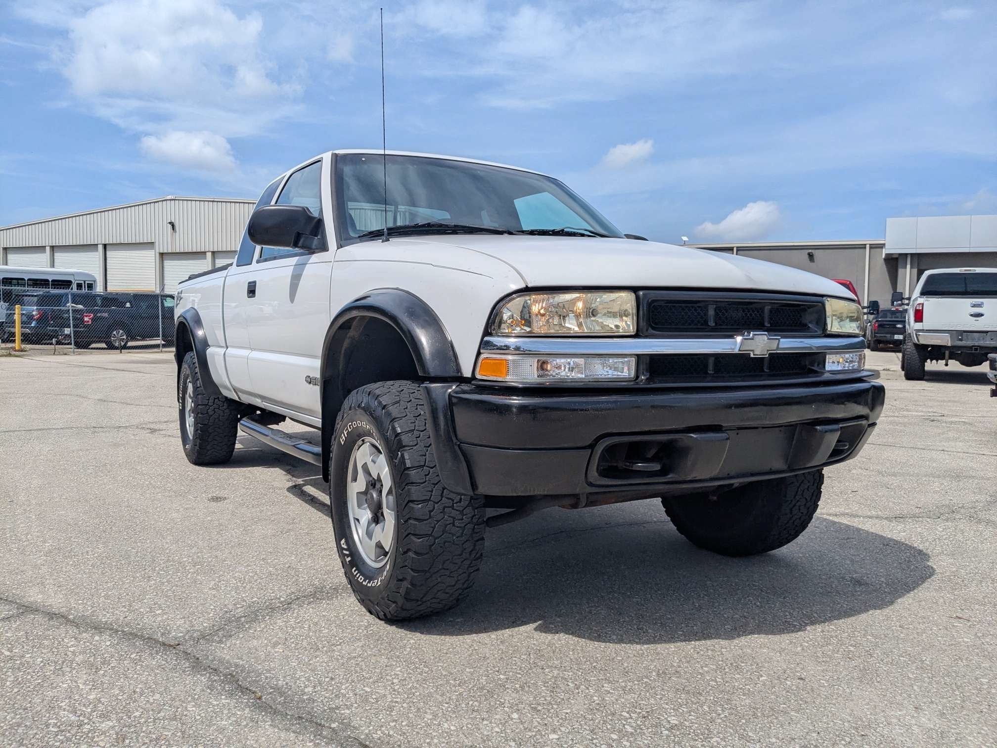 2001 Chevrolet S-10 LS w/ZR2