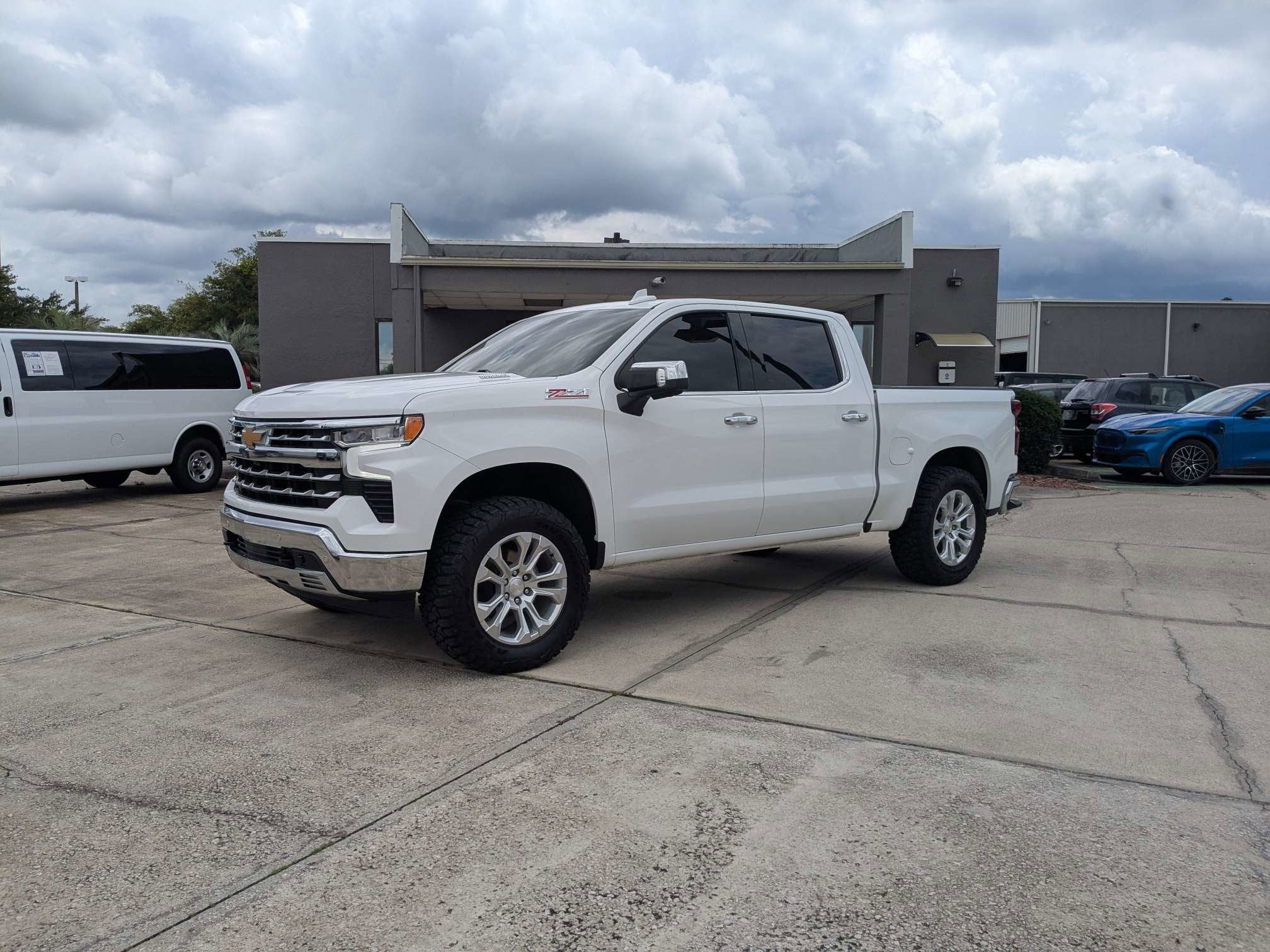 2024 Chevrolet Silverado 1500 LTZ