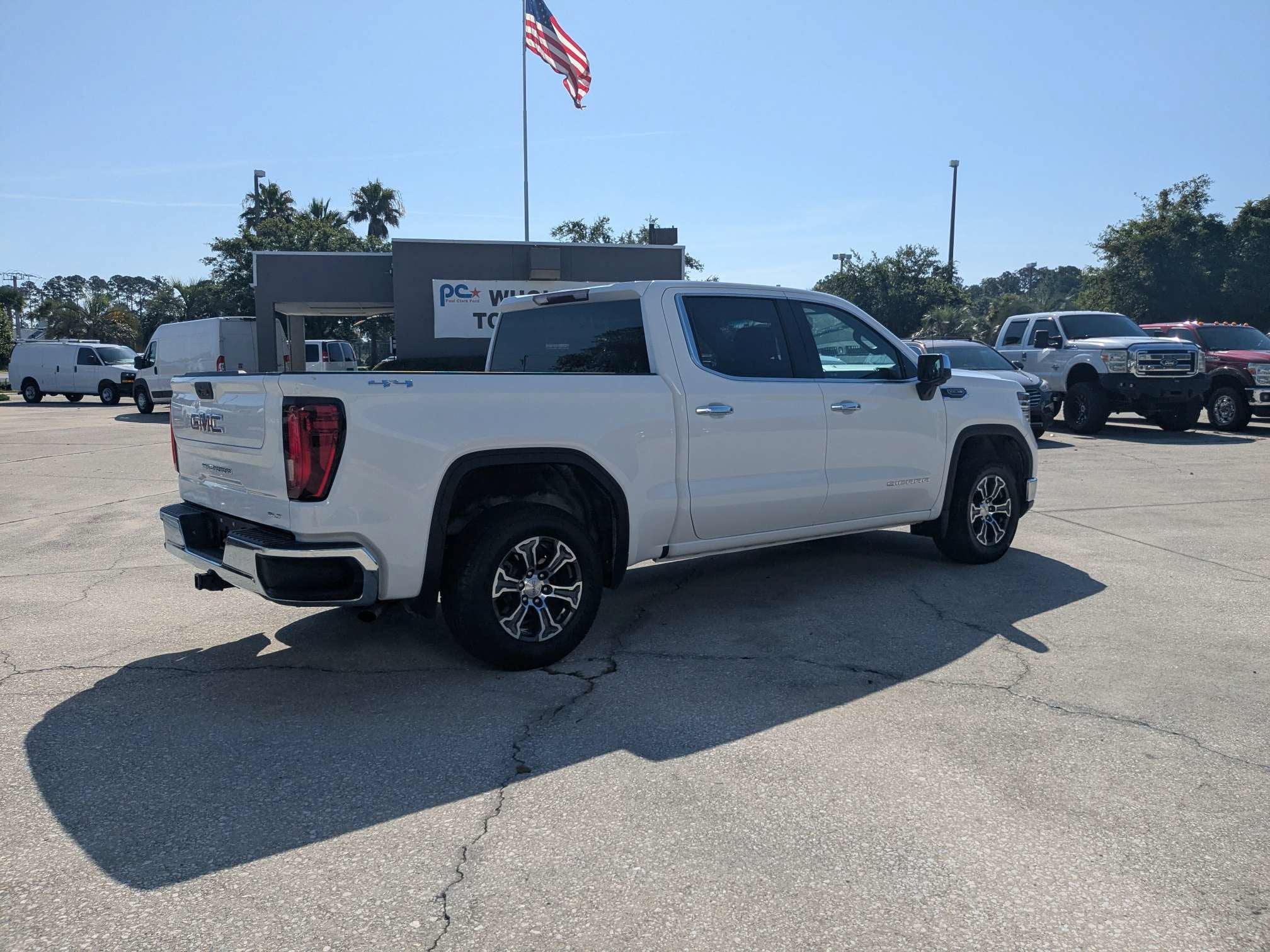 2025 GMC Sierra 1500 SLT