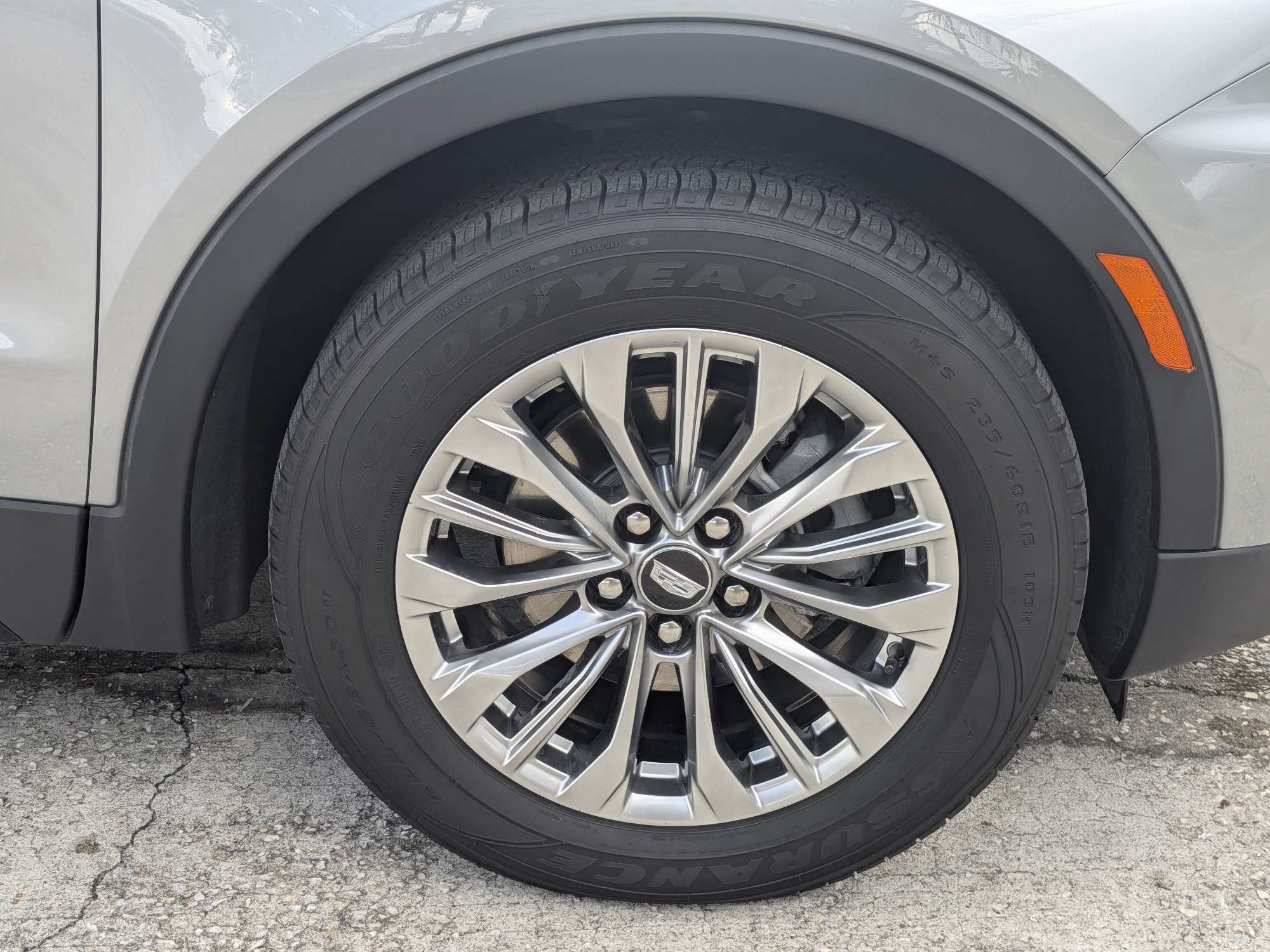 2025 Cadillac XT4 FWD Premium Luxury