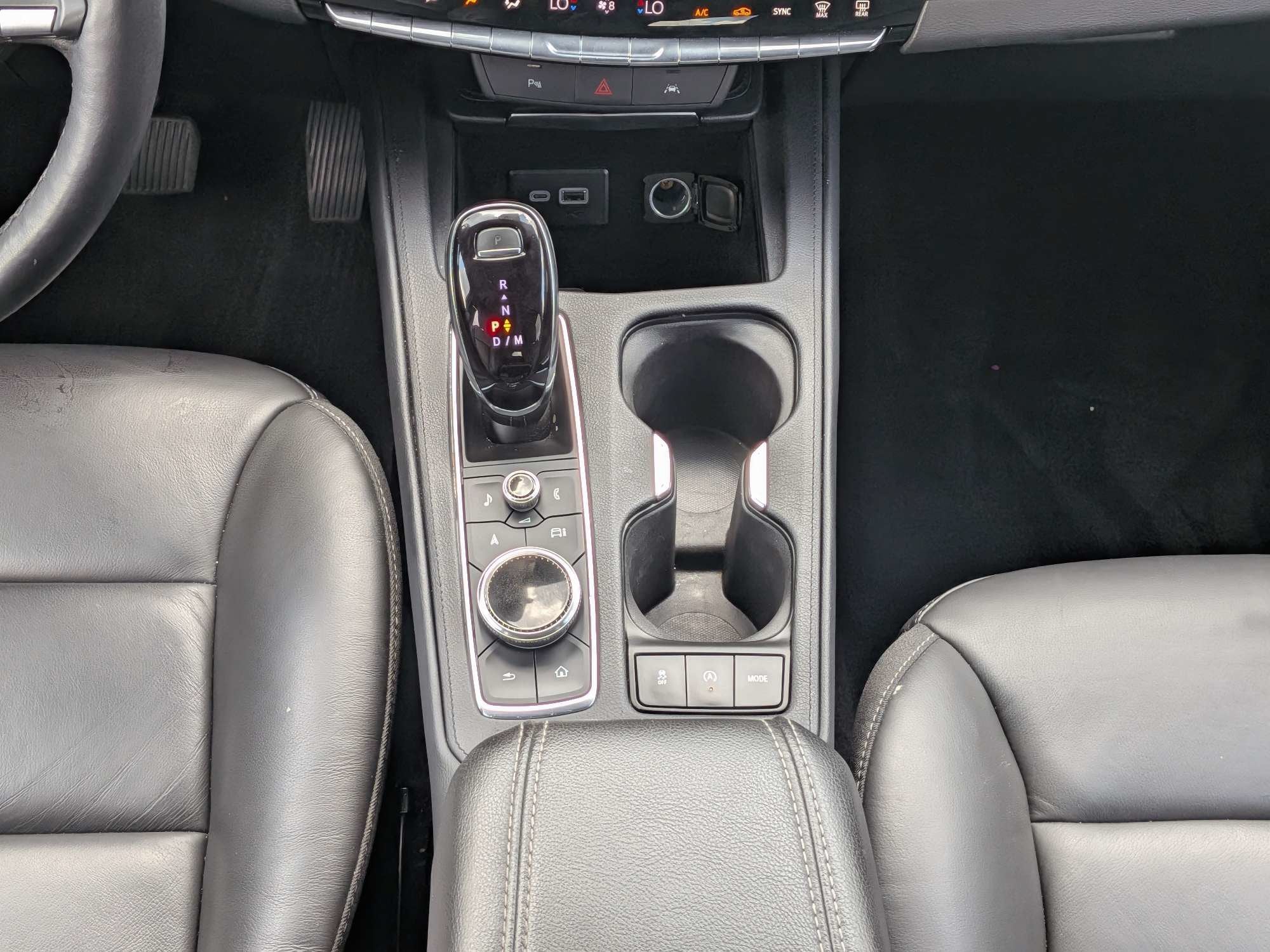 2025 Cadillac XT4 FWD Premium Luxury