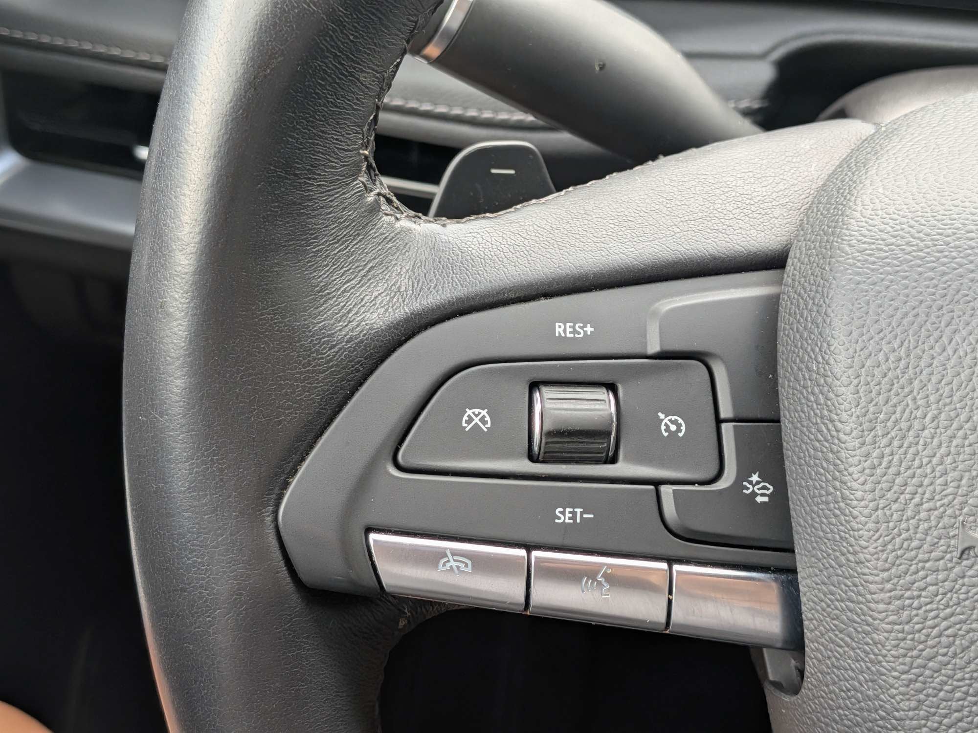 2025 Cadillac XT4 FWD Premium Luxury