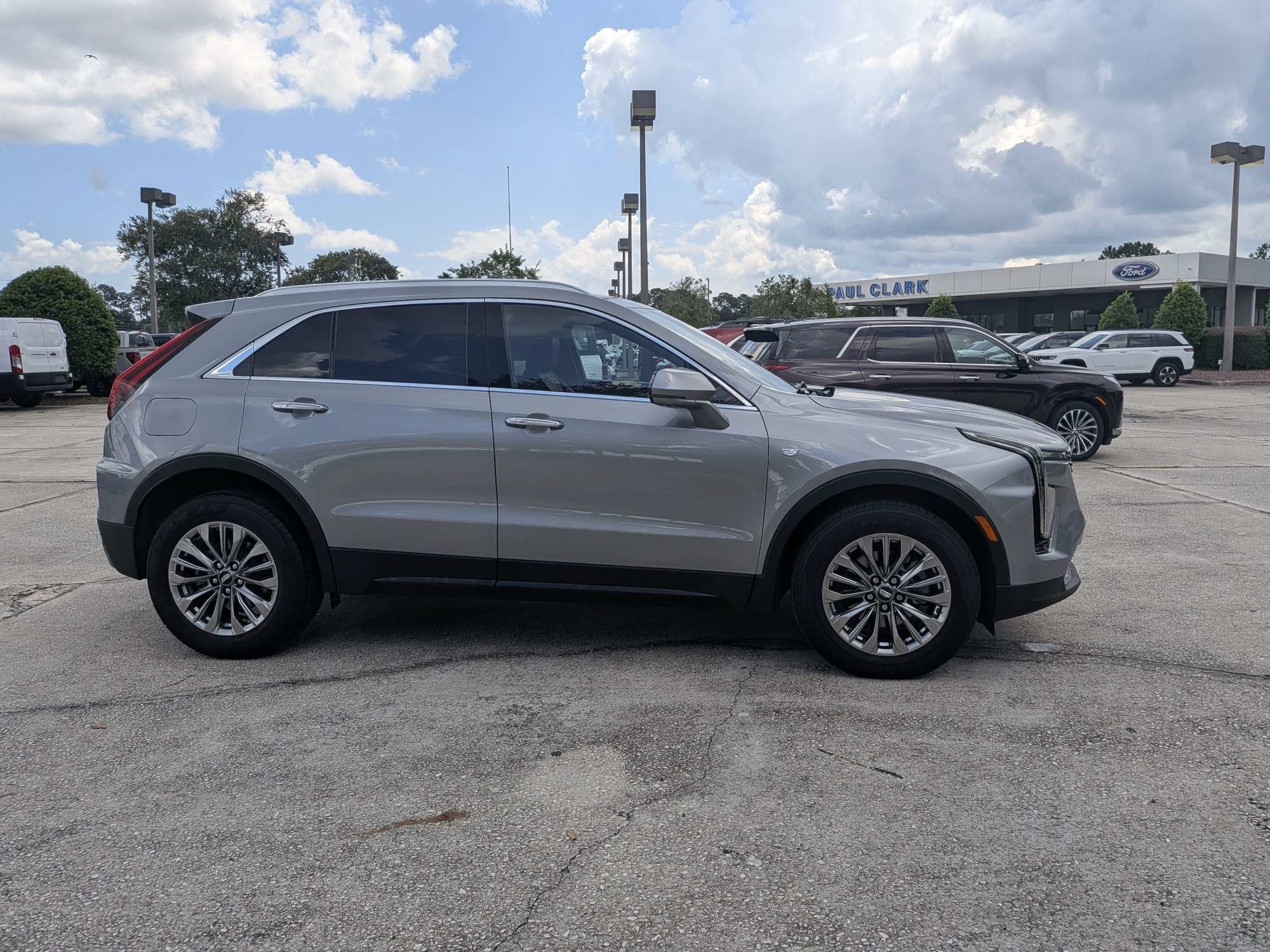 2025 Cadillac XT4 FWD Premium Luxury