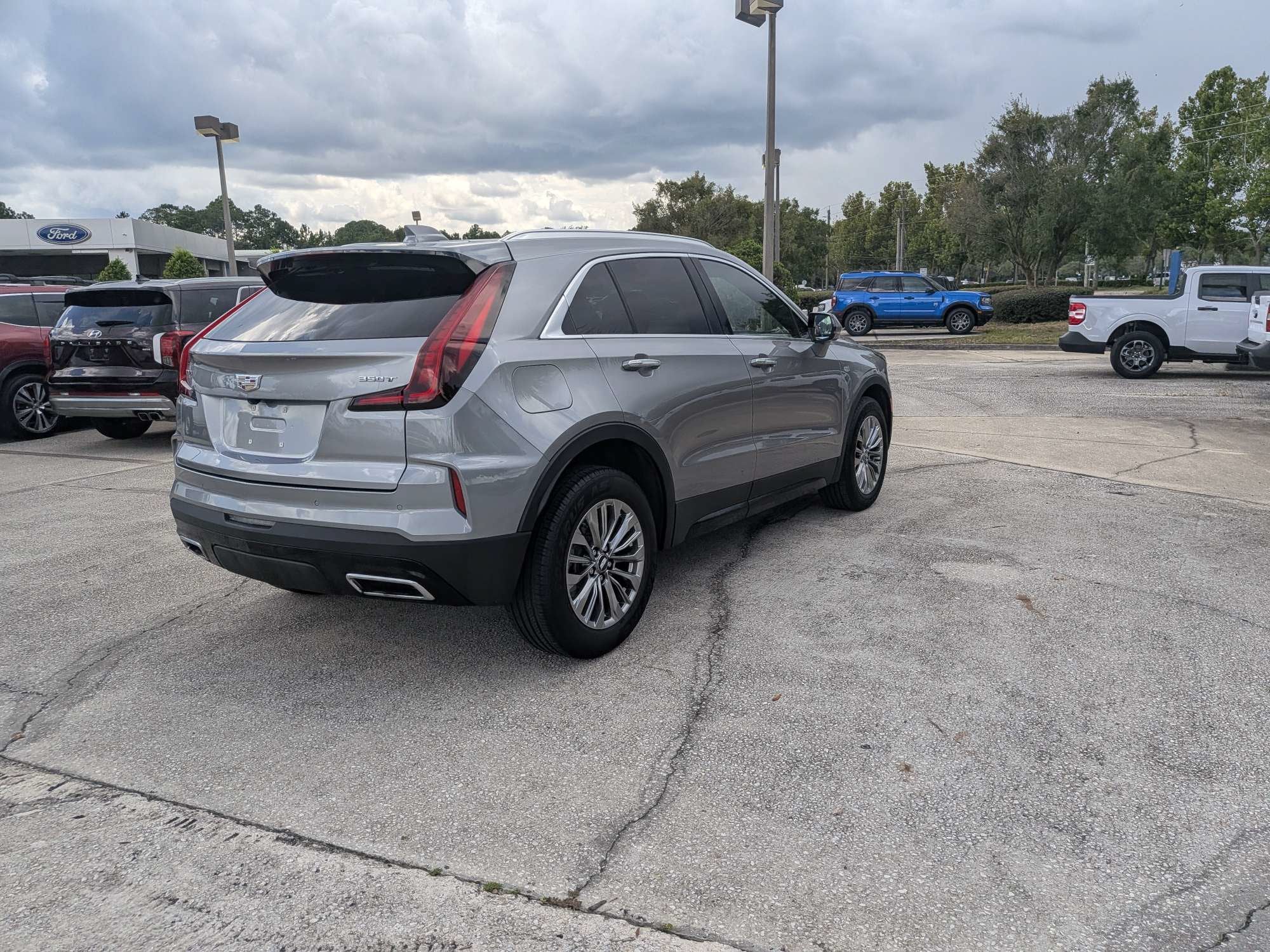 2025 Cadillac XT4 FWD Premium Luxury