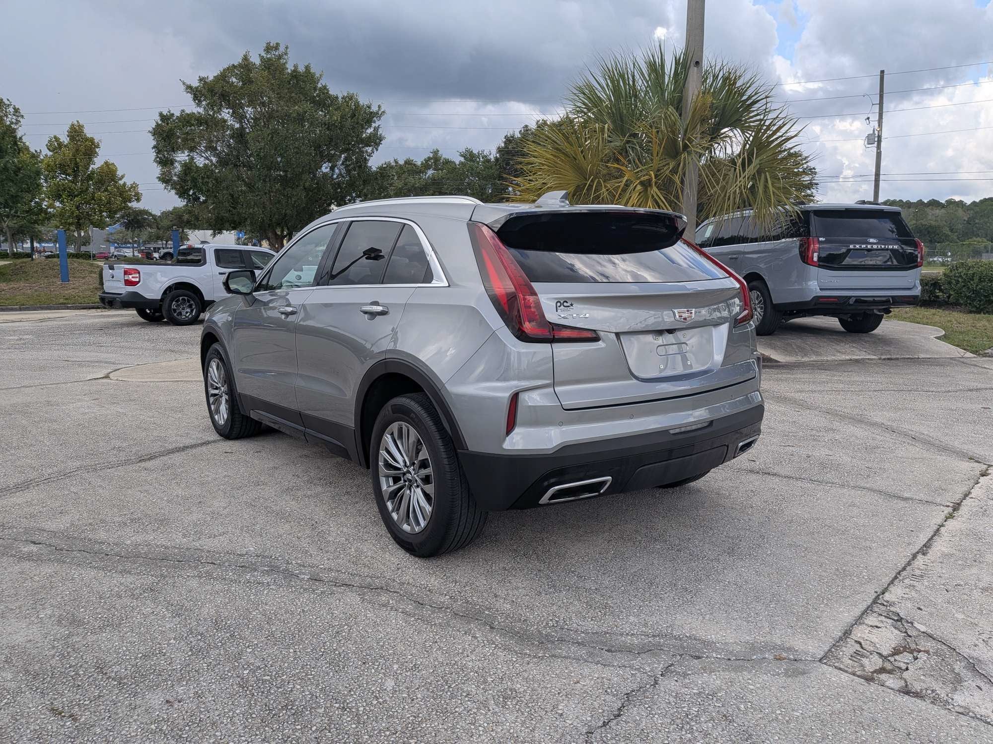 2025 Cadillac XT4 FWD Premium Luxury