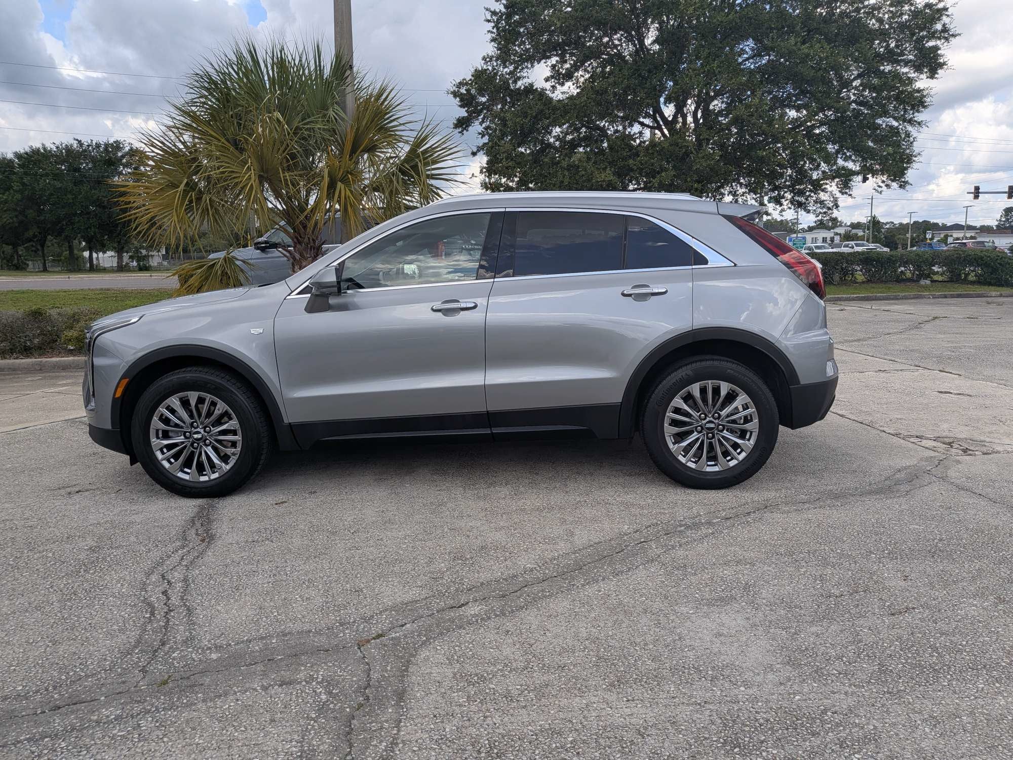 2025 Cadillac XT4 FWD Premium Luxury