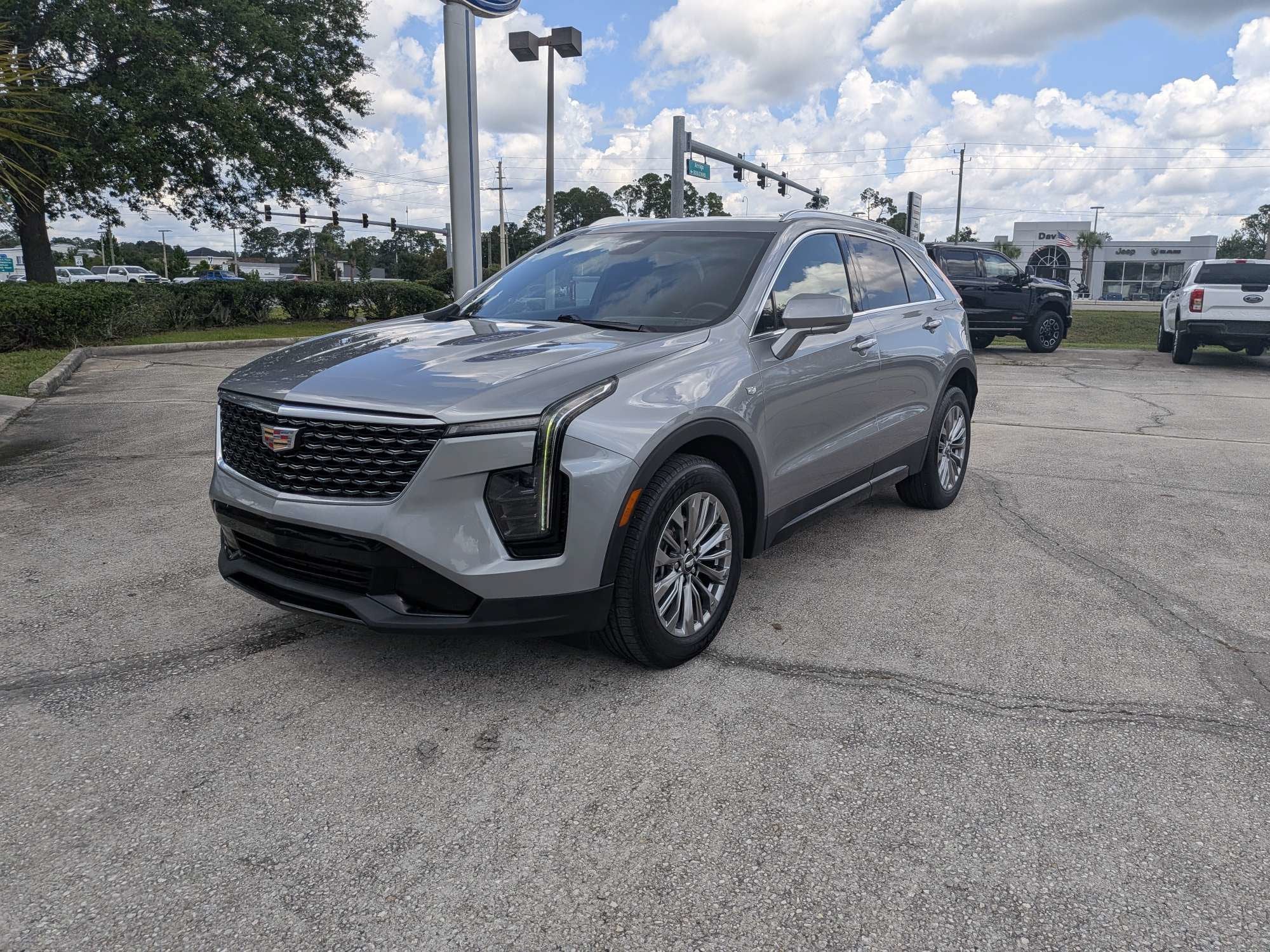 2025 Cadillac XT4 FWD Premium Luxury