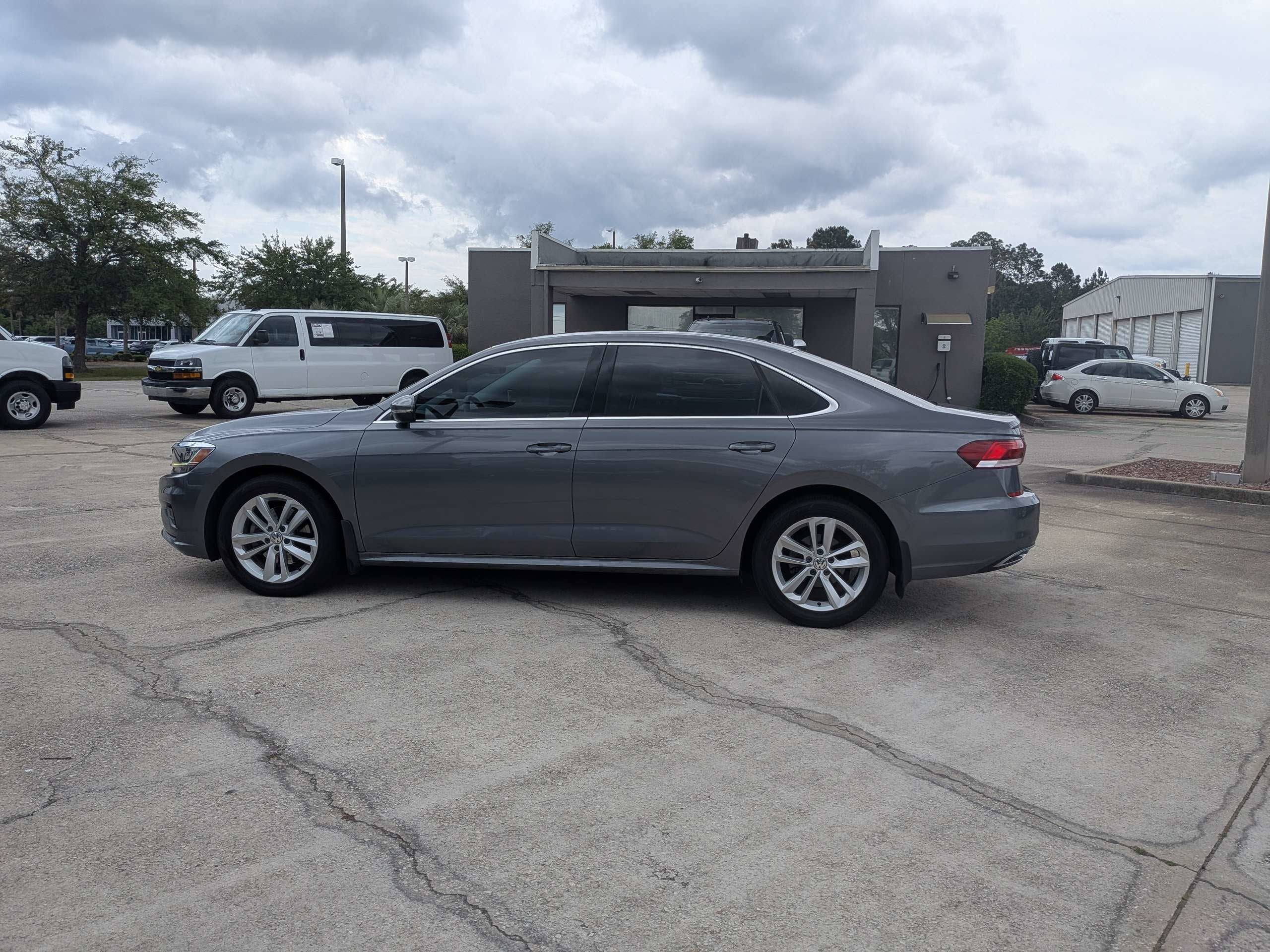 2020 Volkswagen Passat 2.0T SE