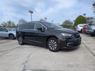 2024 Chrysler Pacifica Hybrid Select