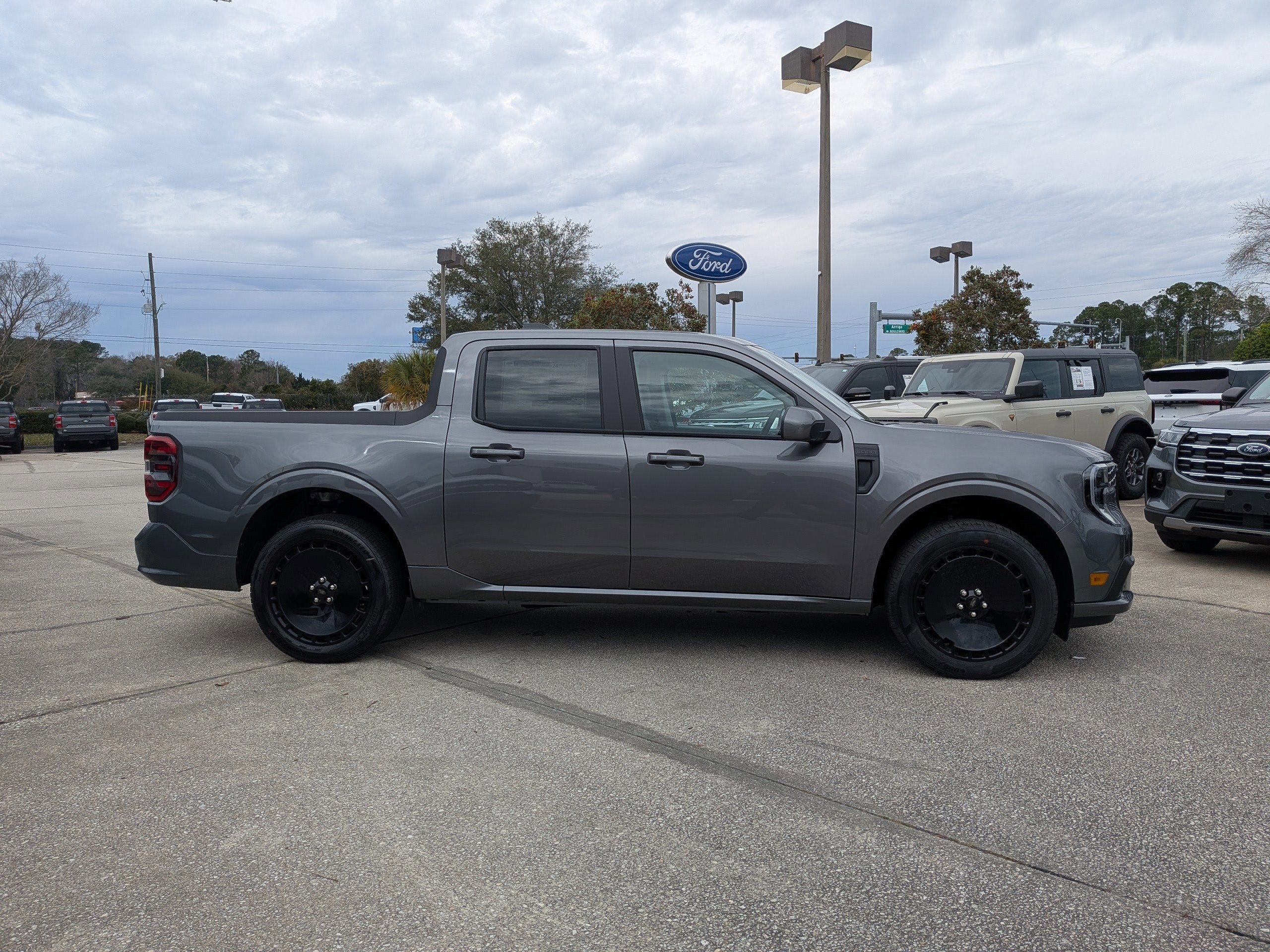2026 Ford Maverick Lobo Standard