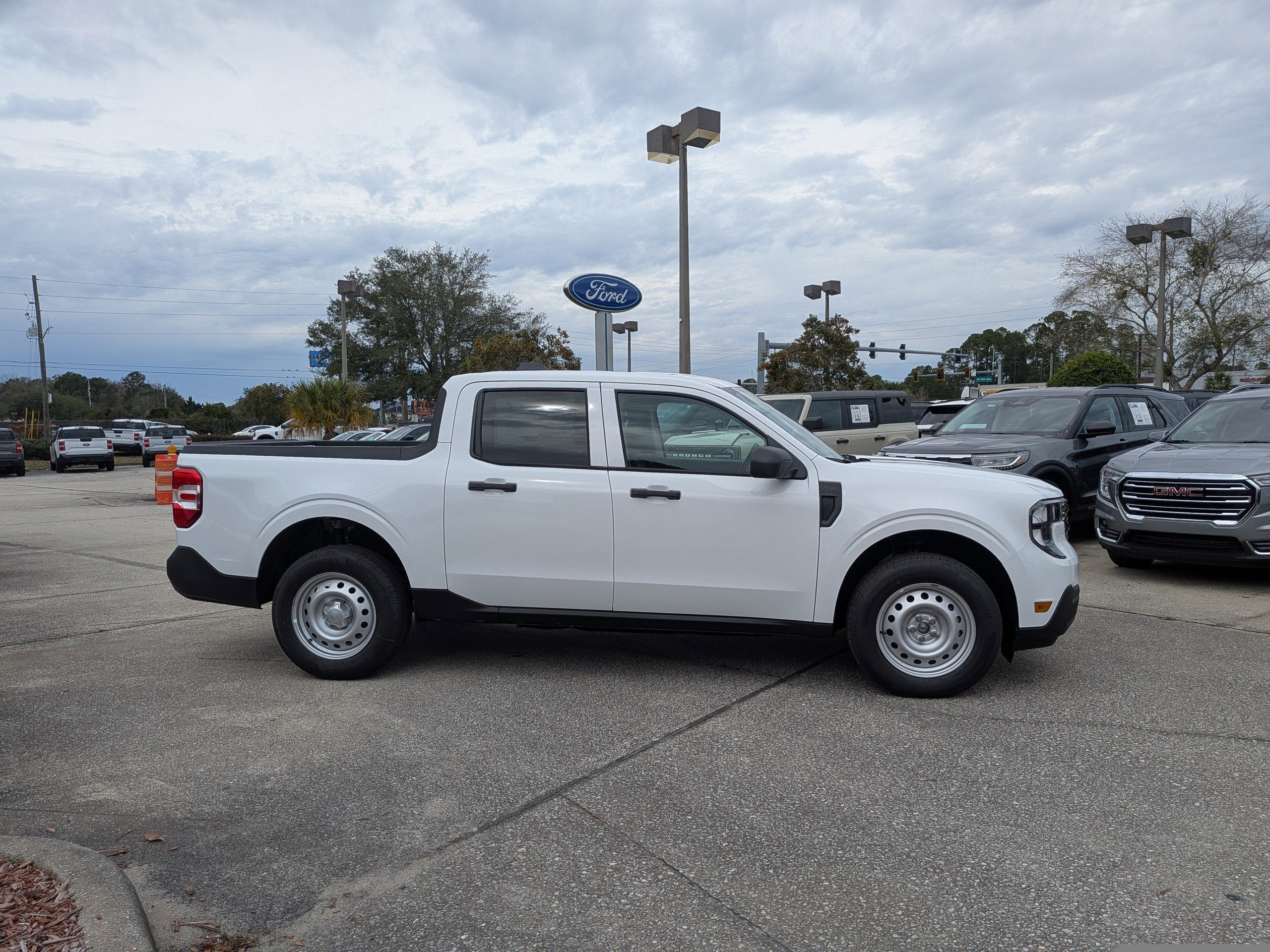 2026 Ford Maverick XL
