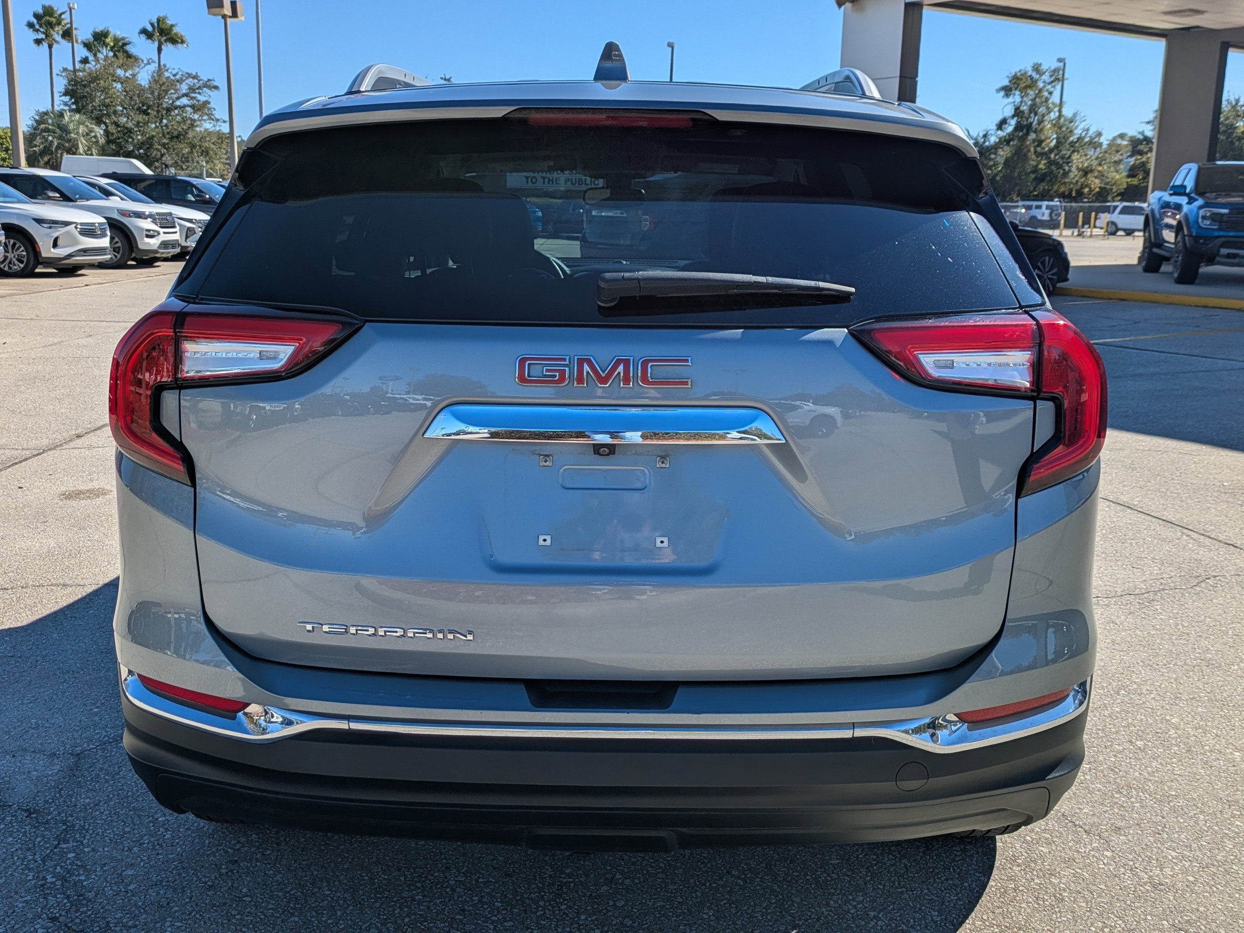 2023 GMC Terrain SLT