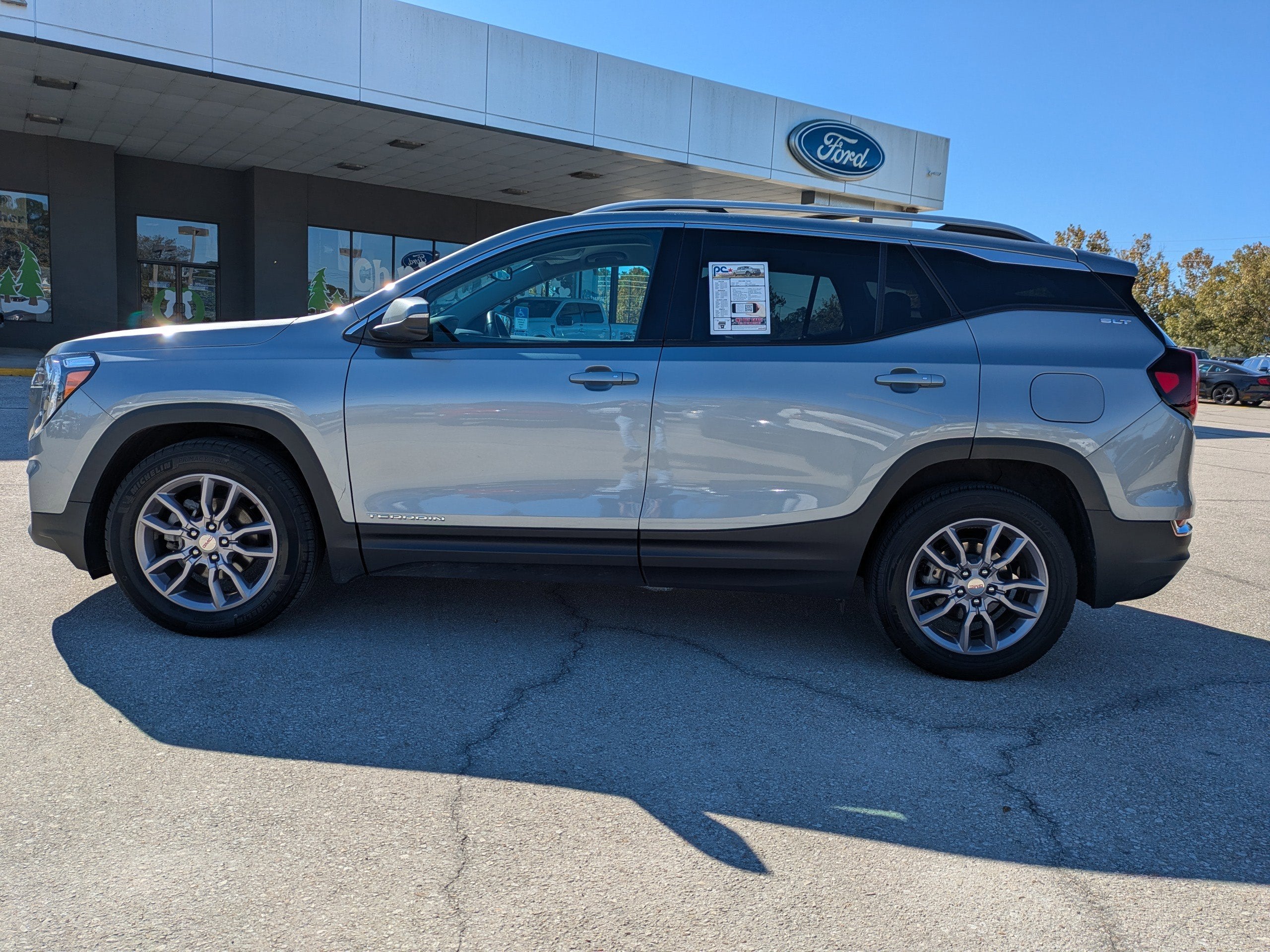 2023 GMC Terrain SLT