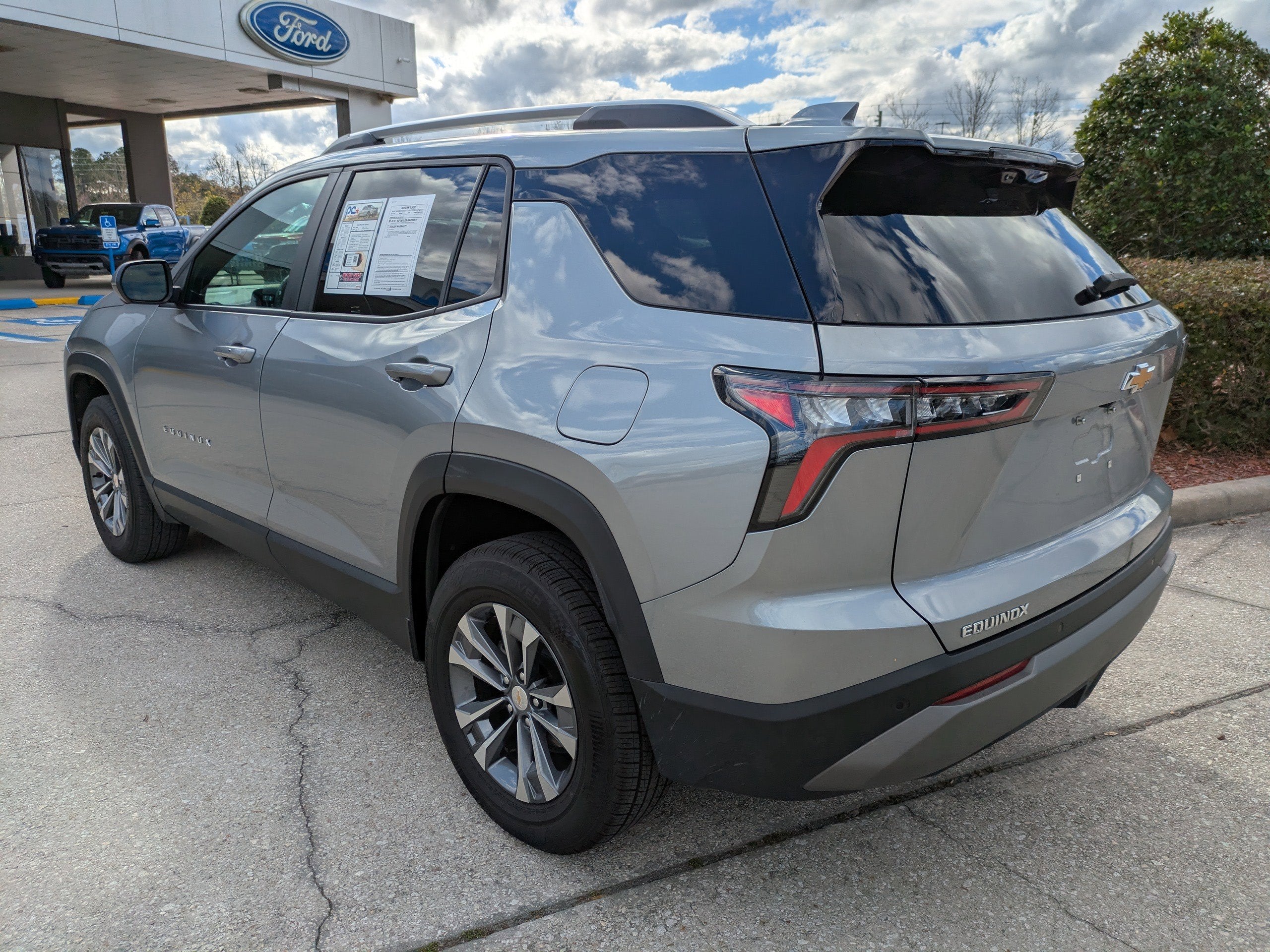 2025 Chevrolet Equinox FWD LT