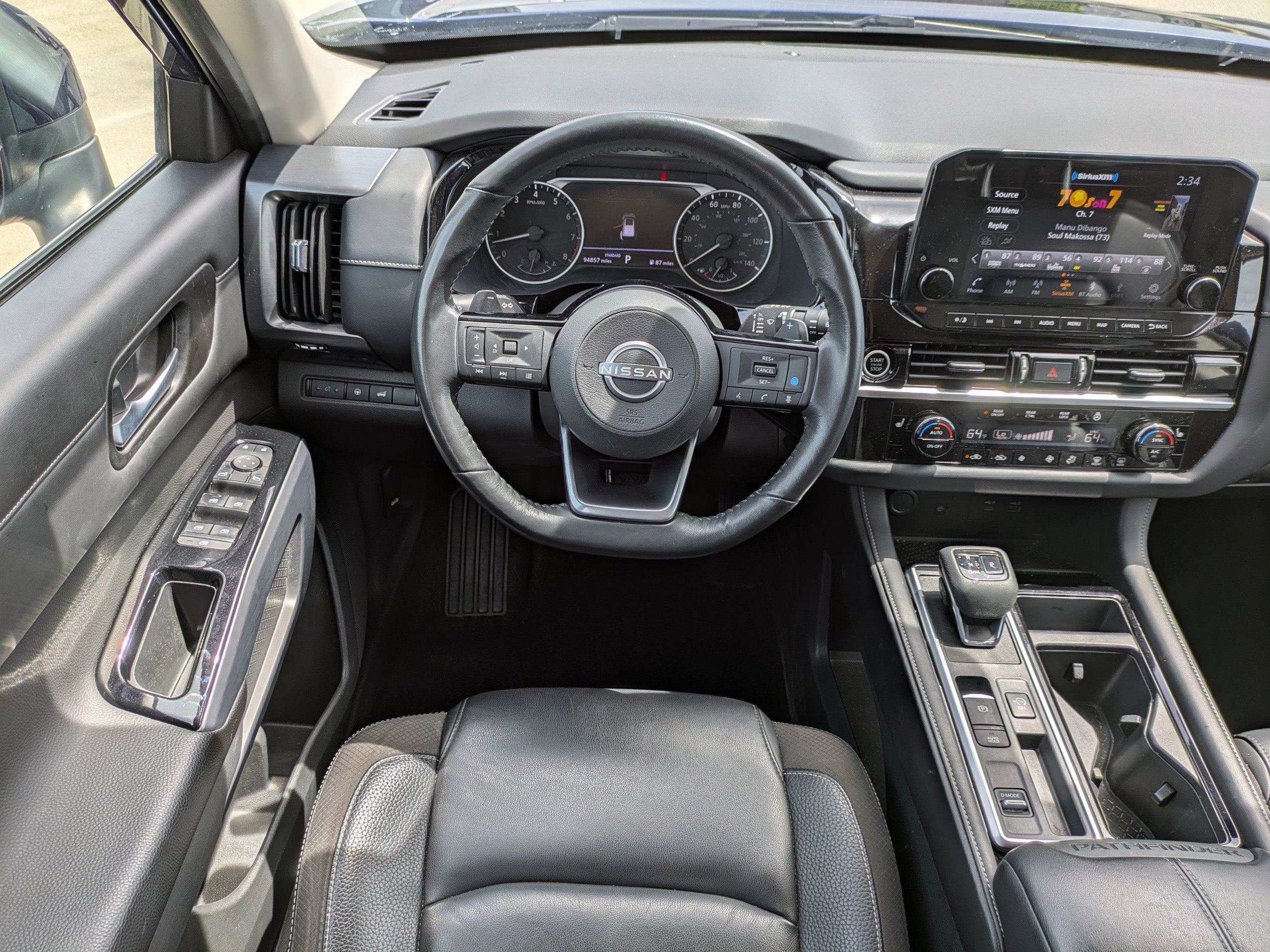 2023 Nissan Pathfinder SL