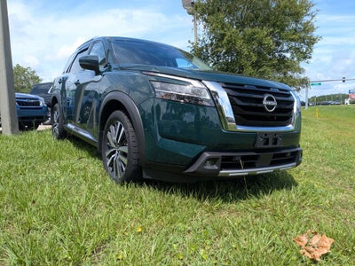 2022 Nissan Pathfinder Platinum