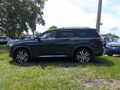 2022 Nissan Pathfinder Platinum