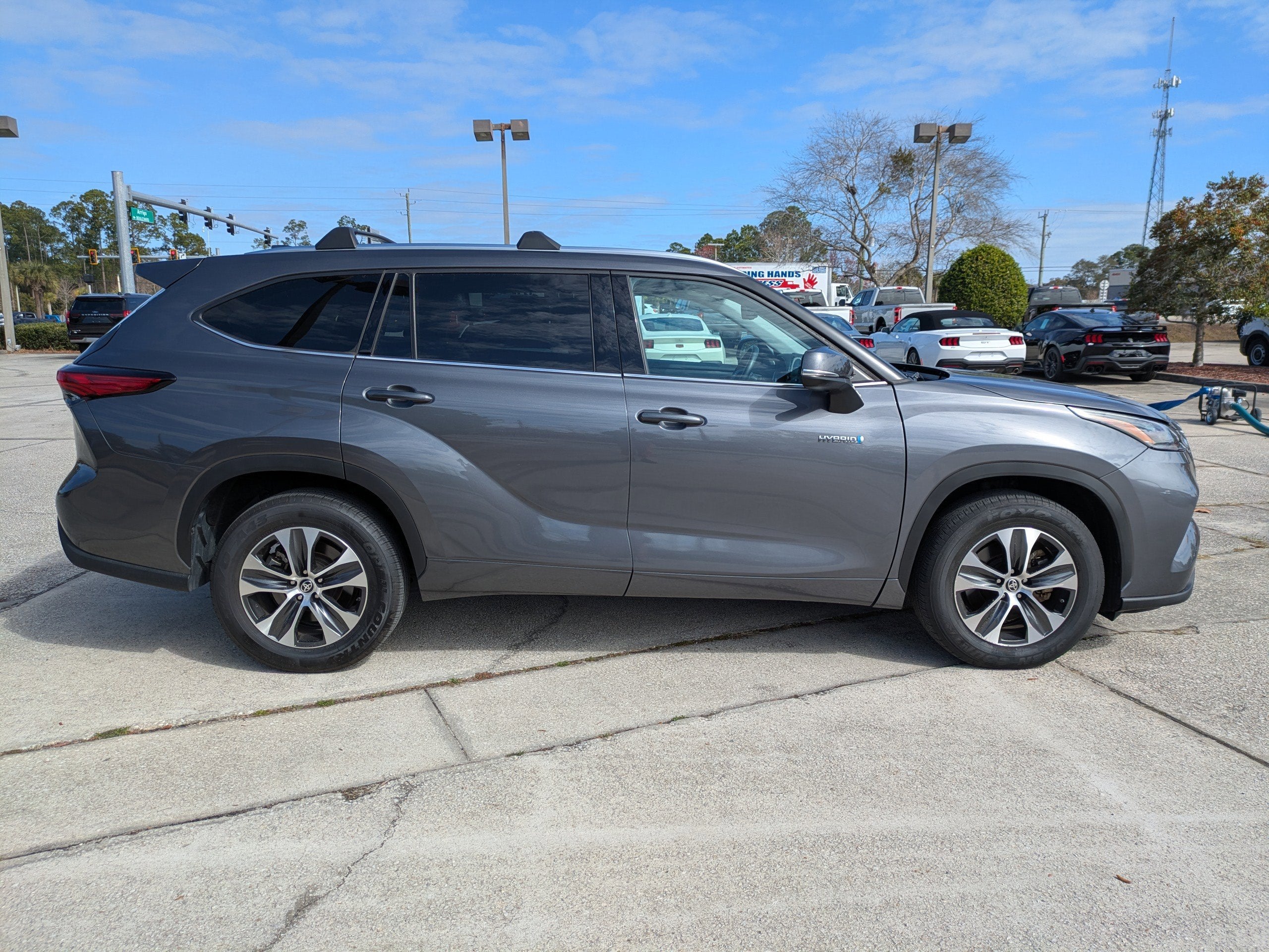 2021 Toyota Highlander Hybrid XLE