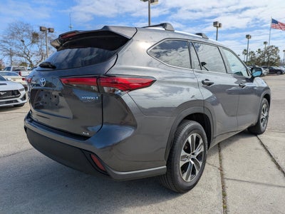2021 Toyota Highlander Hybrid XLE