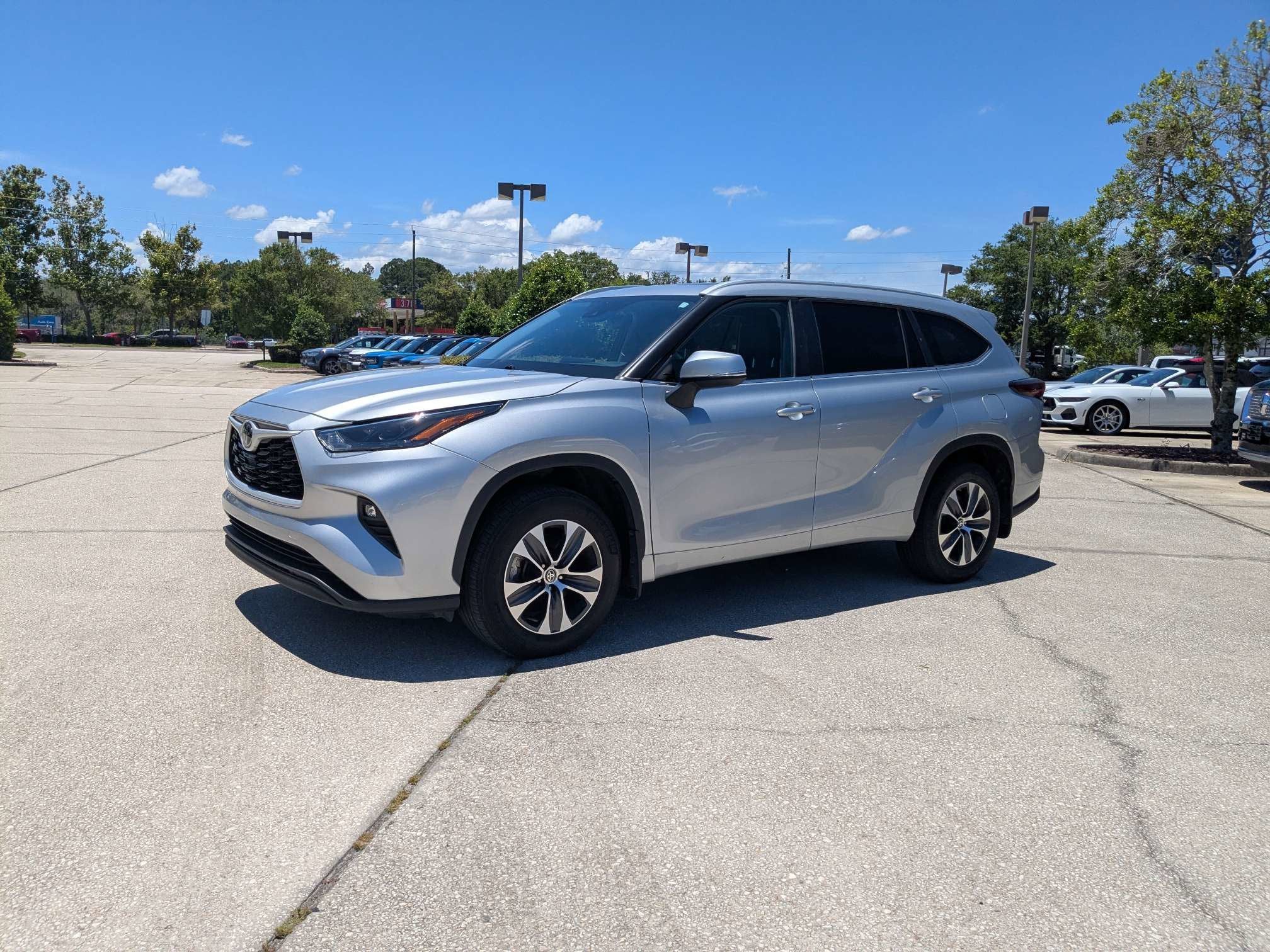 2024 Toyota Highlander XLE