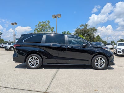 2023 Toyota Sienna Limited