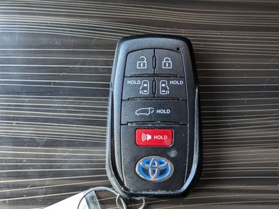 2023 Toyota Sienna Limited