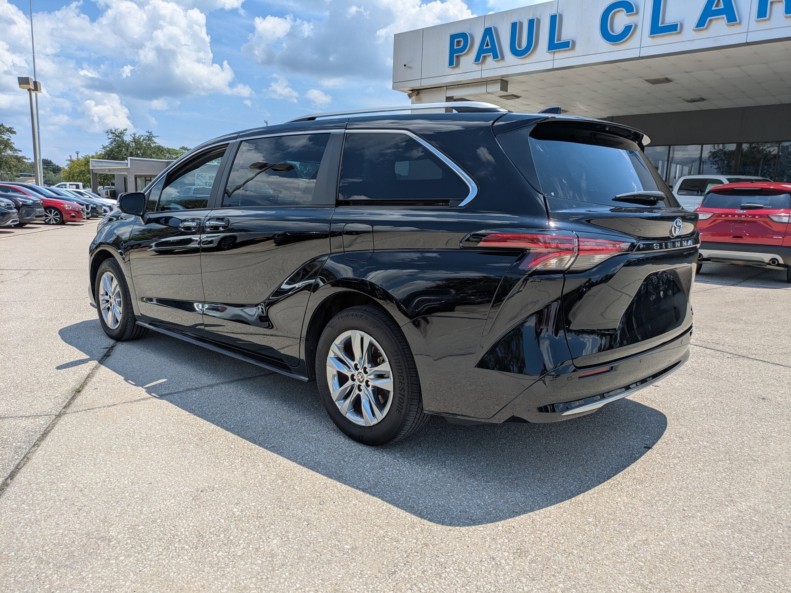 2023 Toyota Sienna Limited