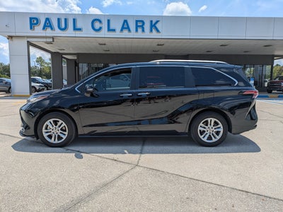 2023 Toyota Sienna Limited