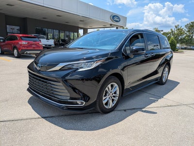 2023 Toyota Sienna Limited