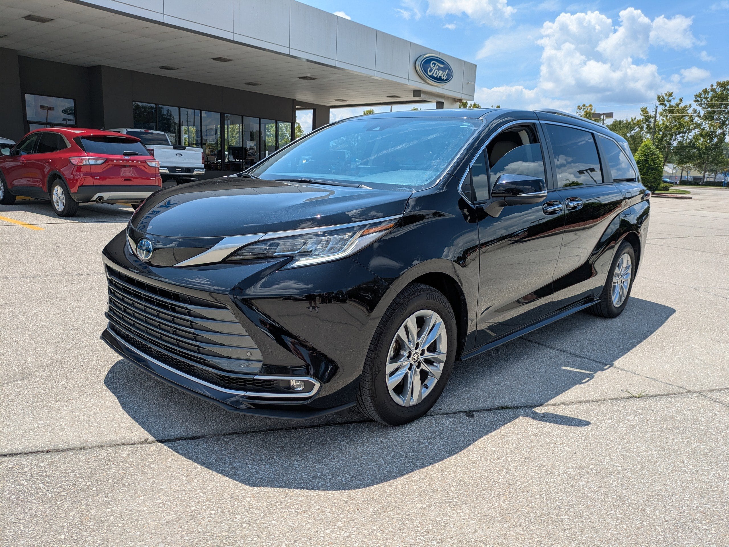 2023 Toyota Sienna Limited