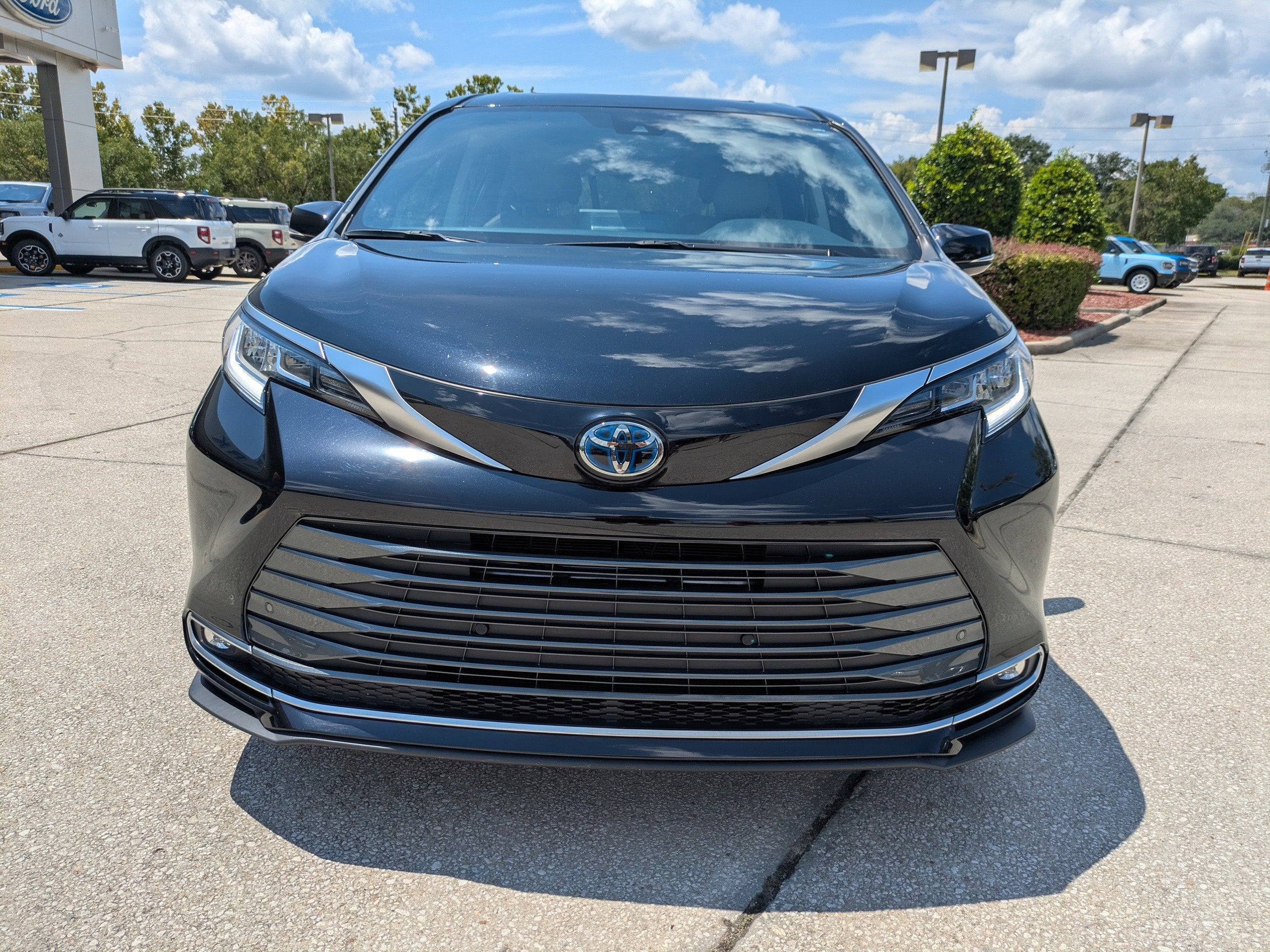 2023 Toyota Sienna Limited