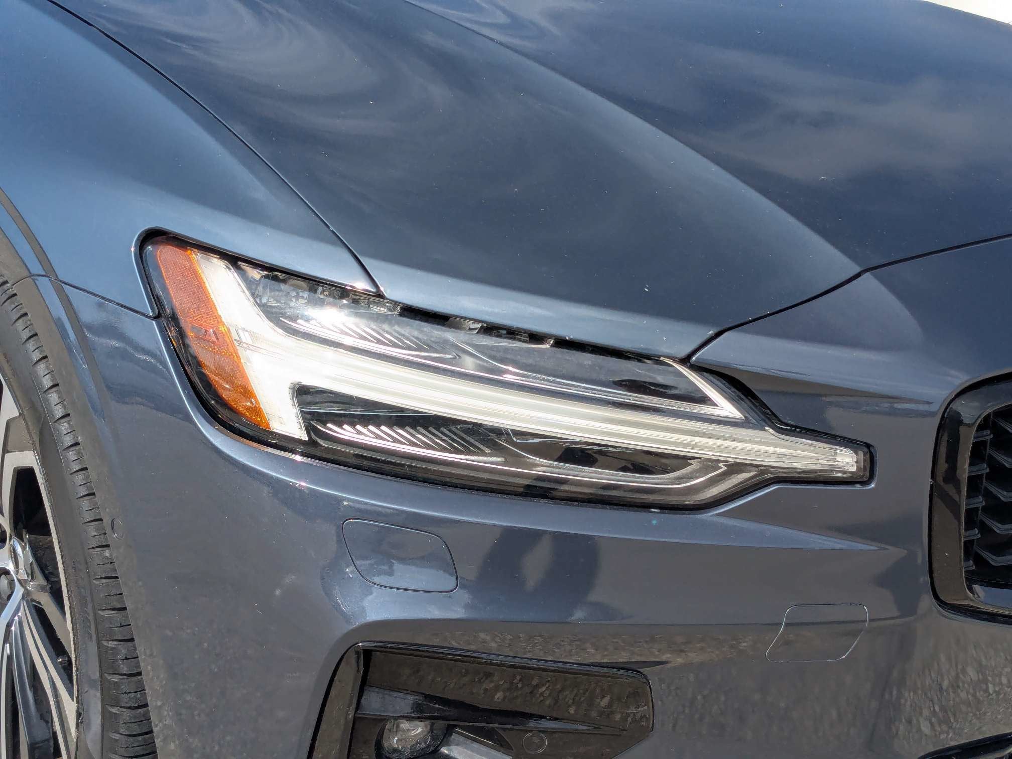 2024 Volvo S60 Plus Dark Theme