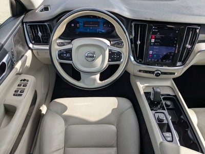 2024 Volvo S60 Plus Dark Theme