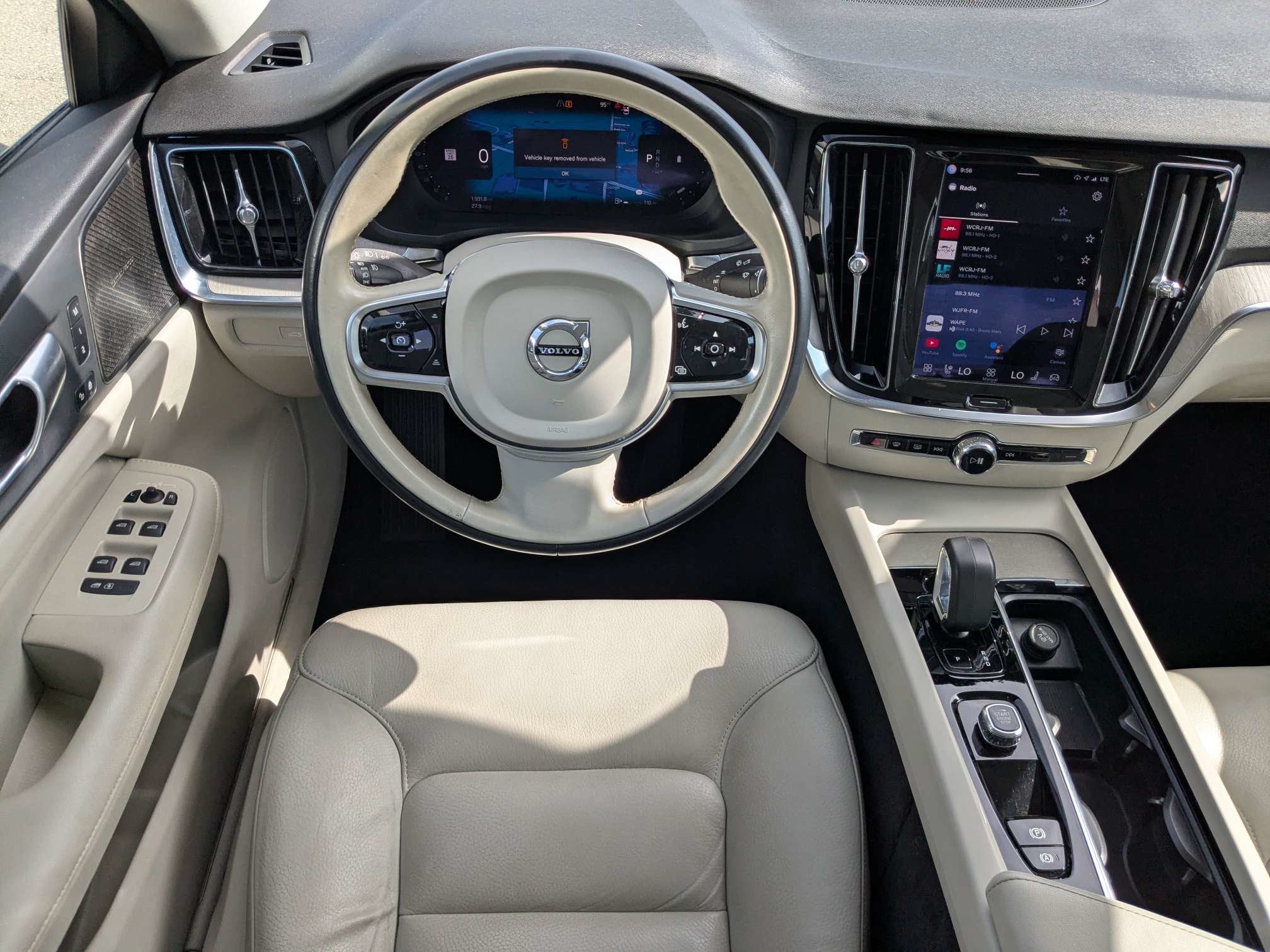 2024 Volvo S60 Plus Dark Theme