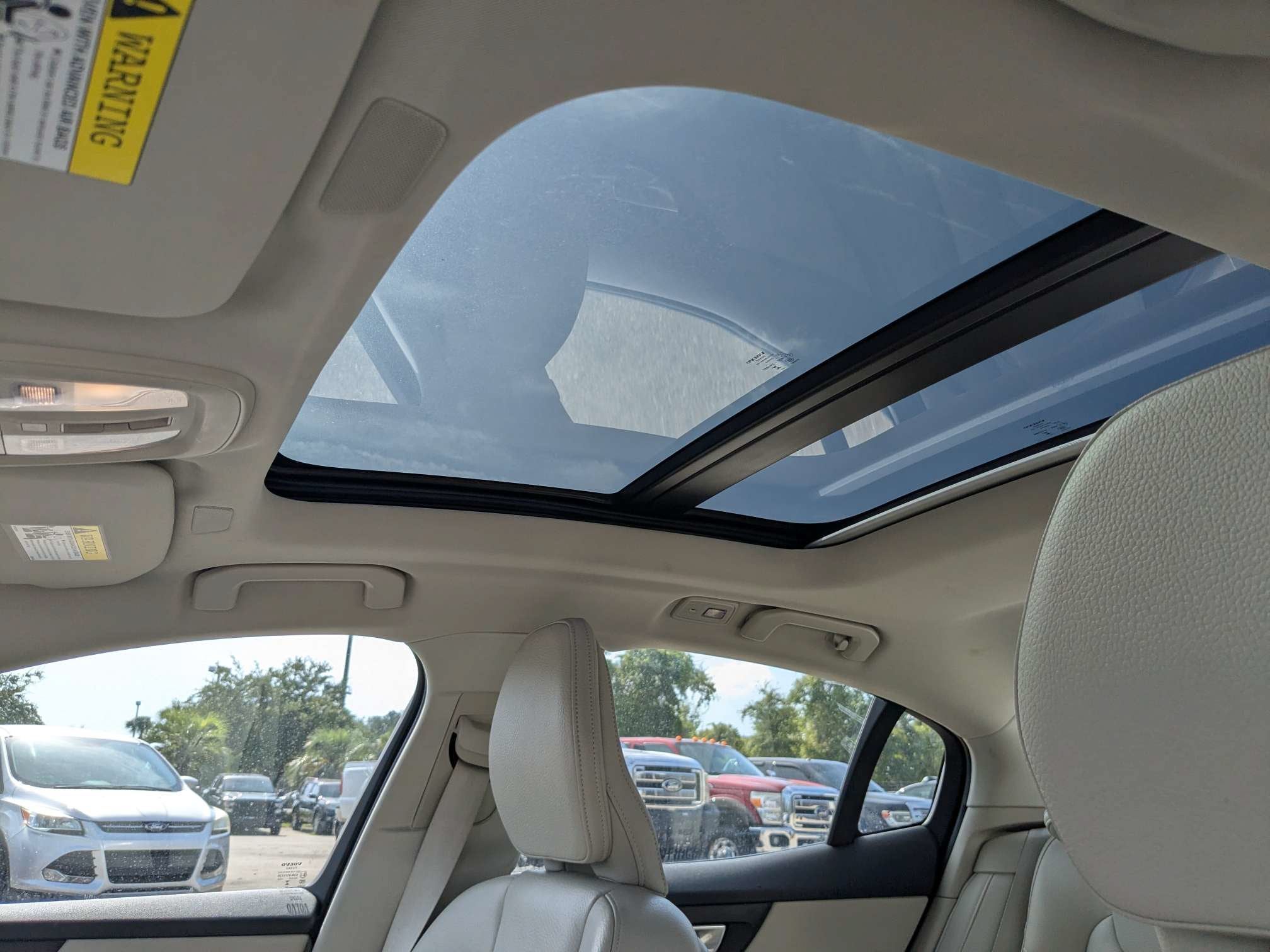2024 Volvo S60 Plus Dark Theme