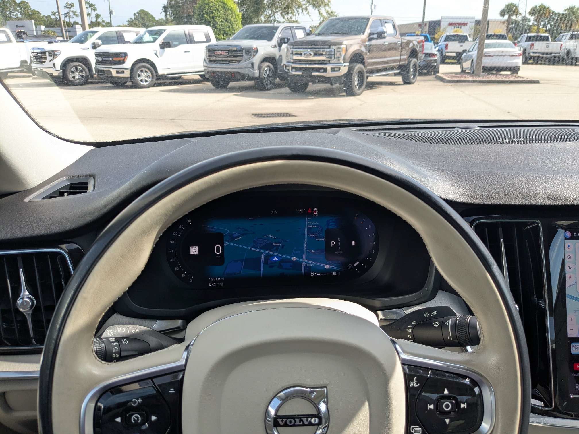 2024 Volvo S60 Plus Dark Theme