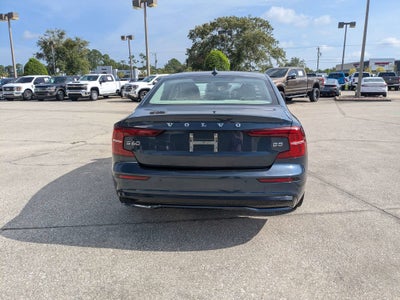 2024 Volvo S60 Plus Dark Theme
