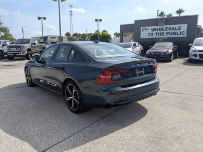 2024 Volvo S60 Plus Dark Theme