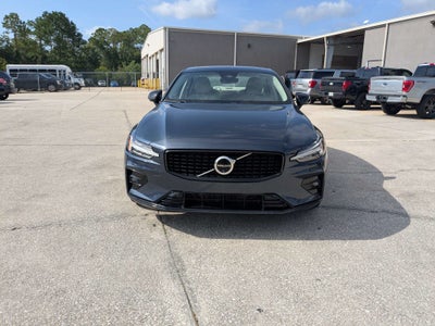 2024 Volvo S60 Plus Dark Theme