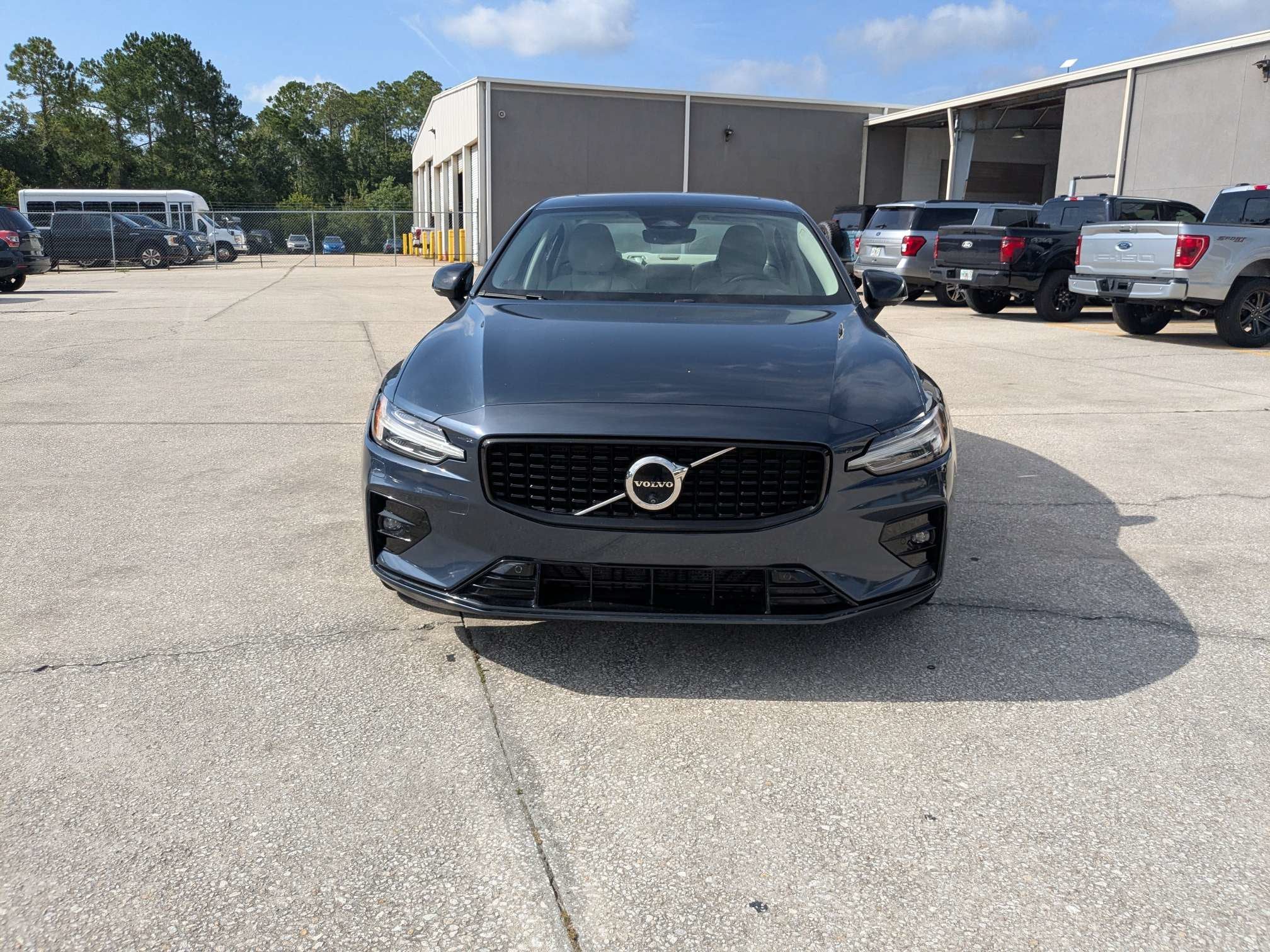 2024 Volvo S60 Plus Dark Theme