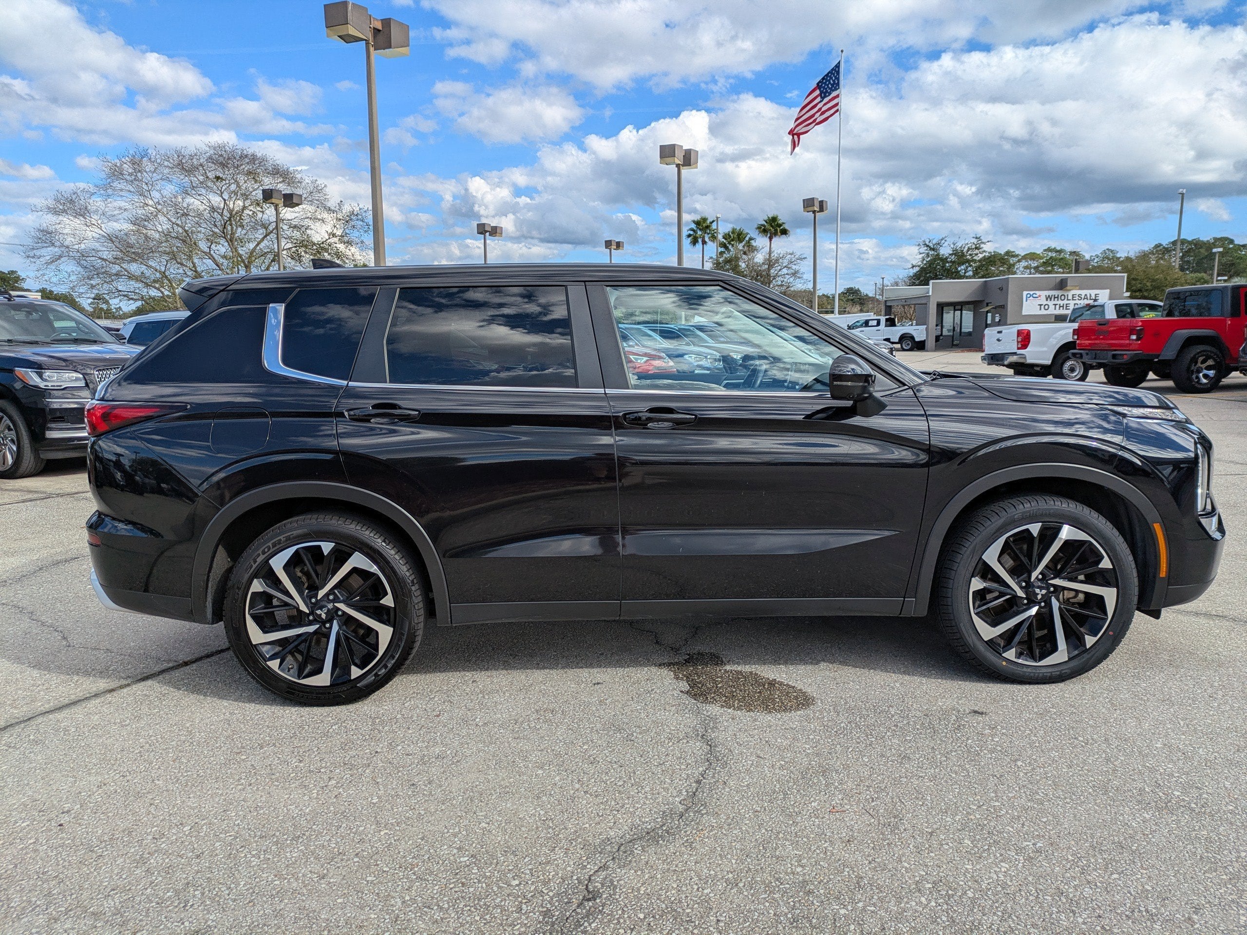 2024 Mitsubishi Outlander SE