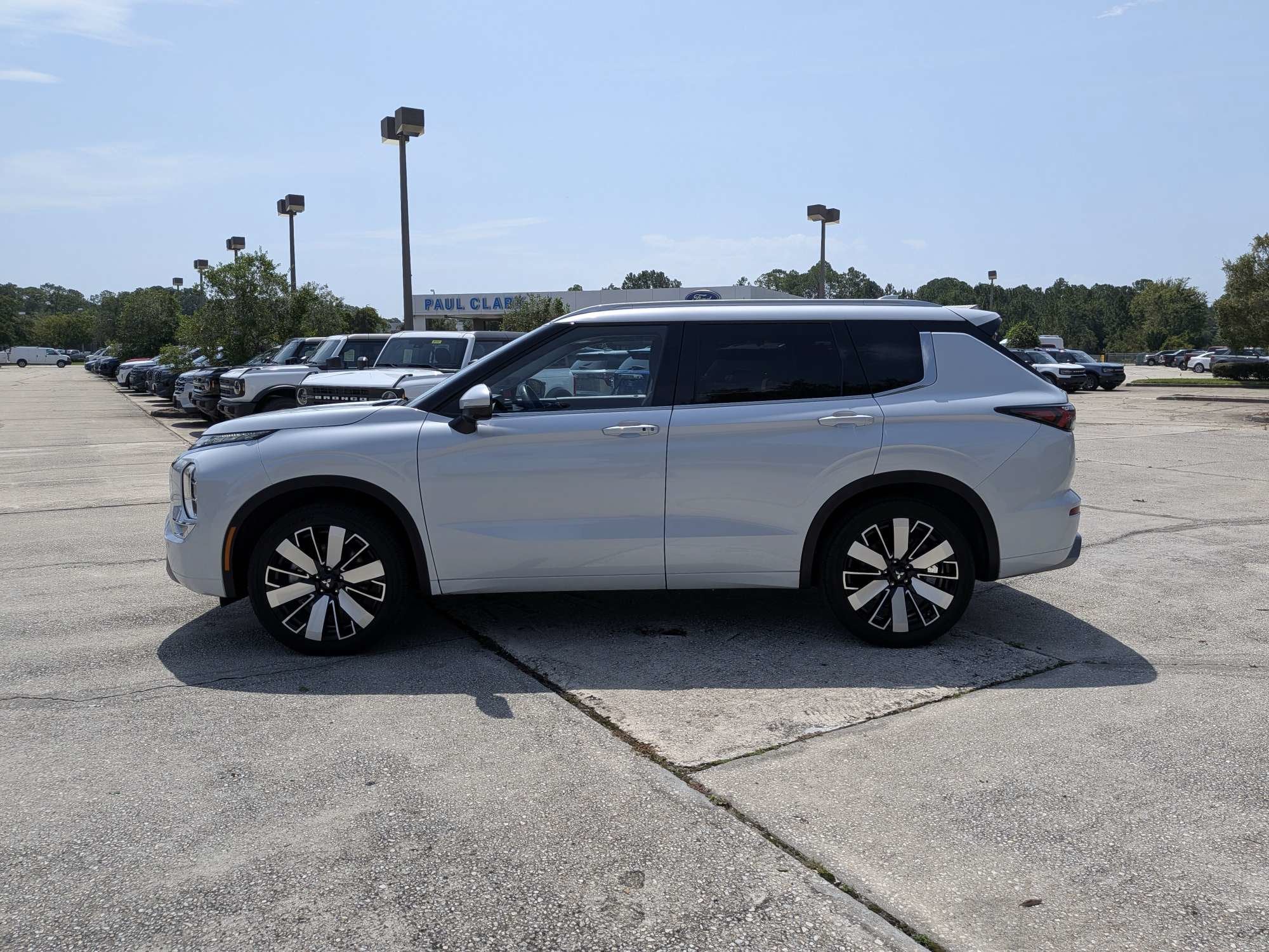 2025 Mitsubishi Outlander SEL