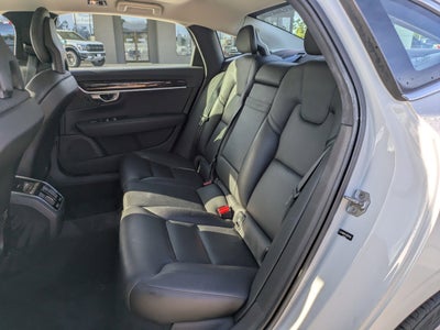 2018 Volvo S90 Momentum
