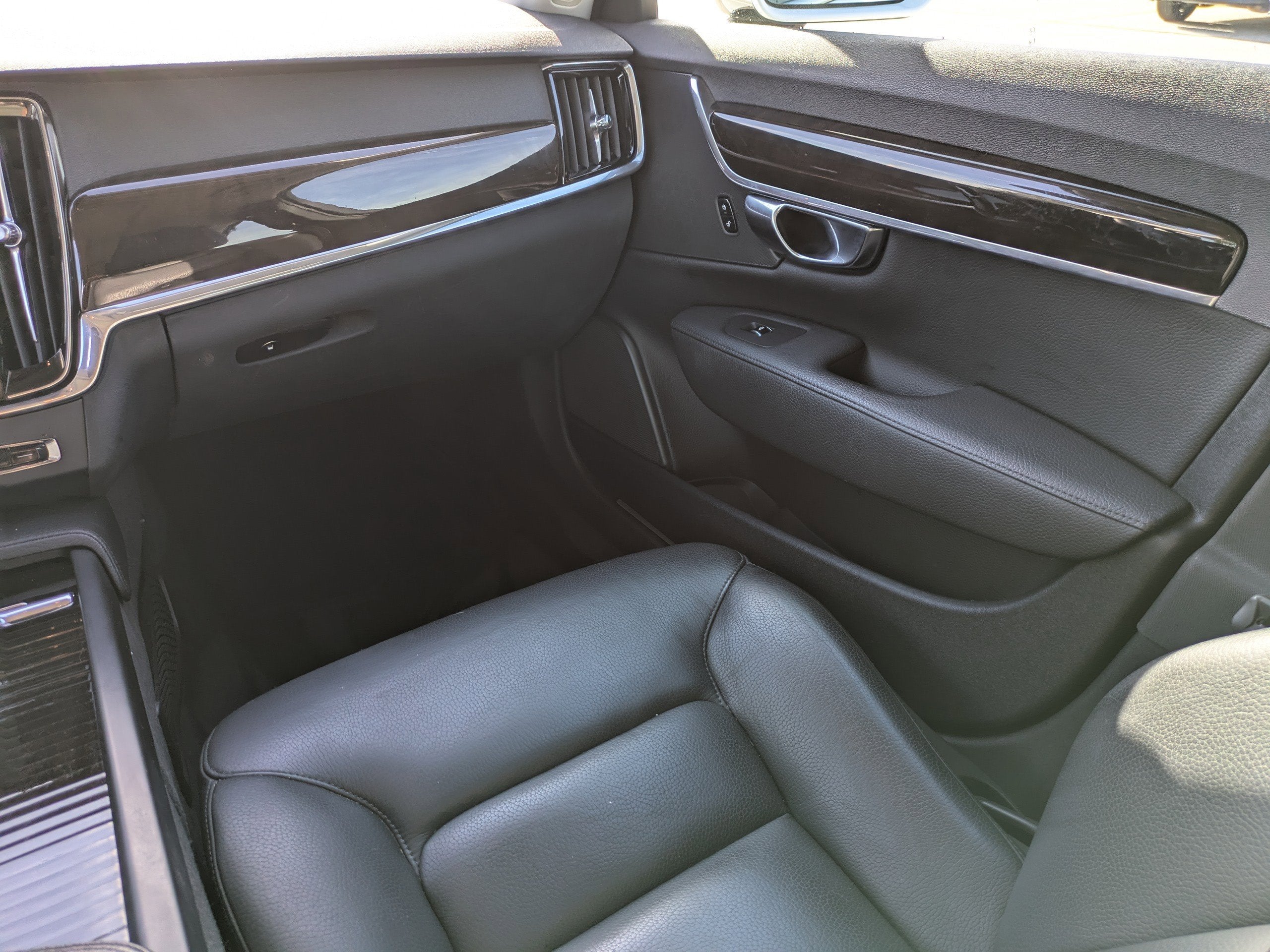 2018 Volvo S90 Momentum